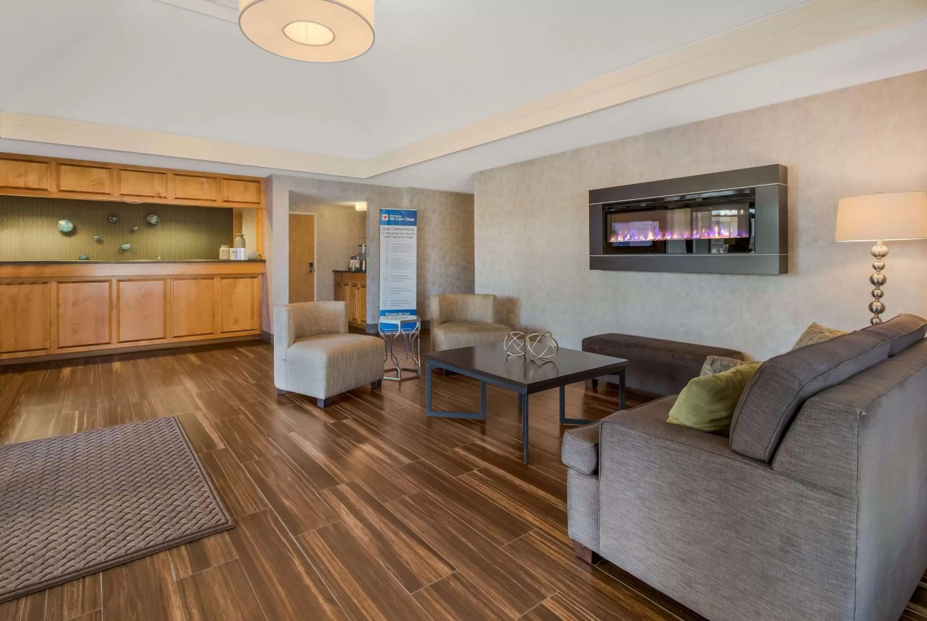 Lobby or reception in Best Western University Inn