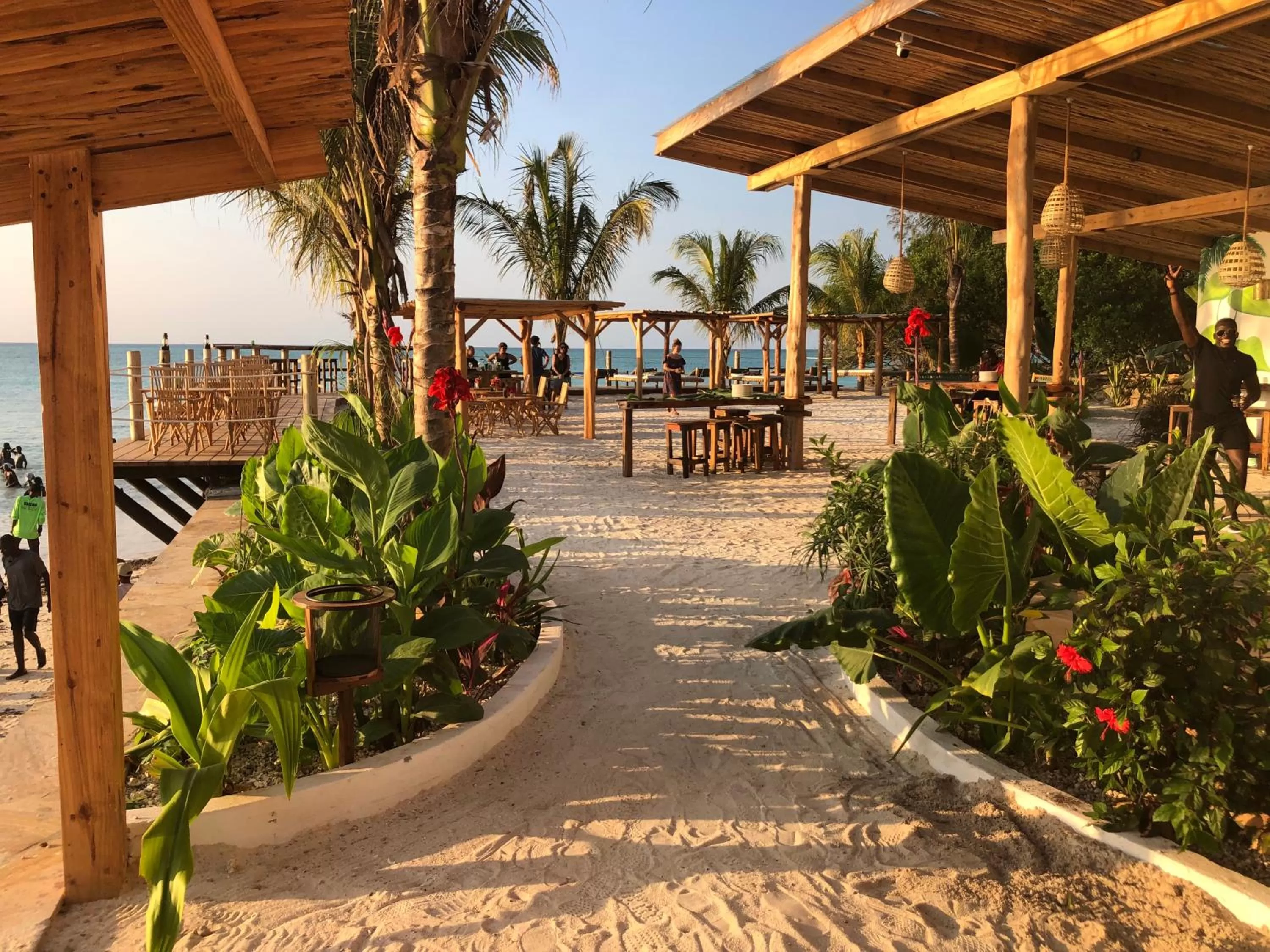 Restaurant/places to eat in Aluna Nungwi