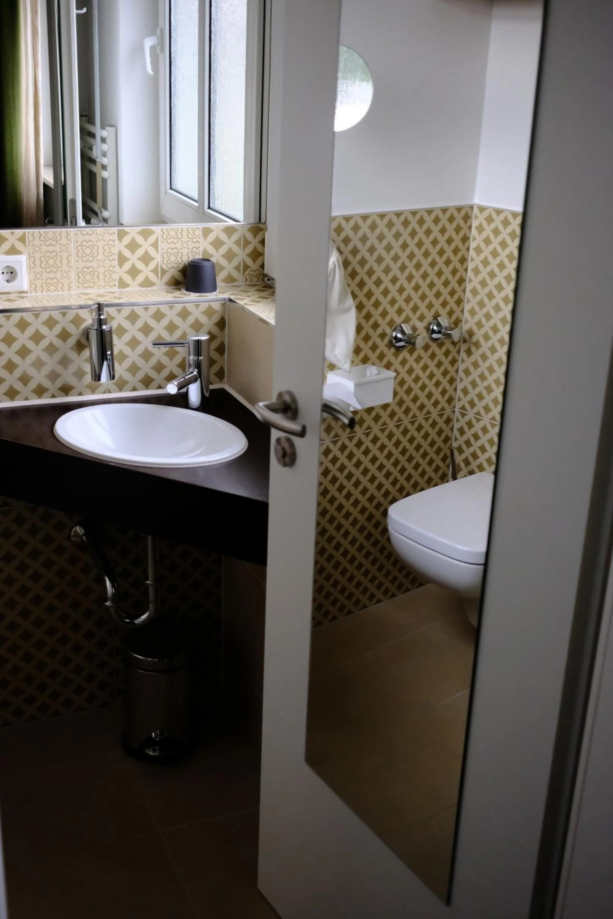 Toilet in Hotel Schöne Aussicht