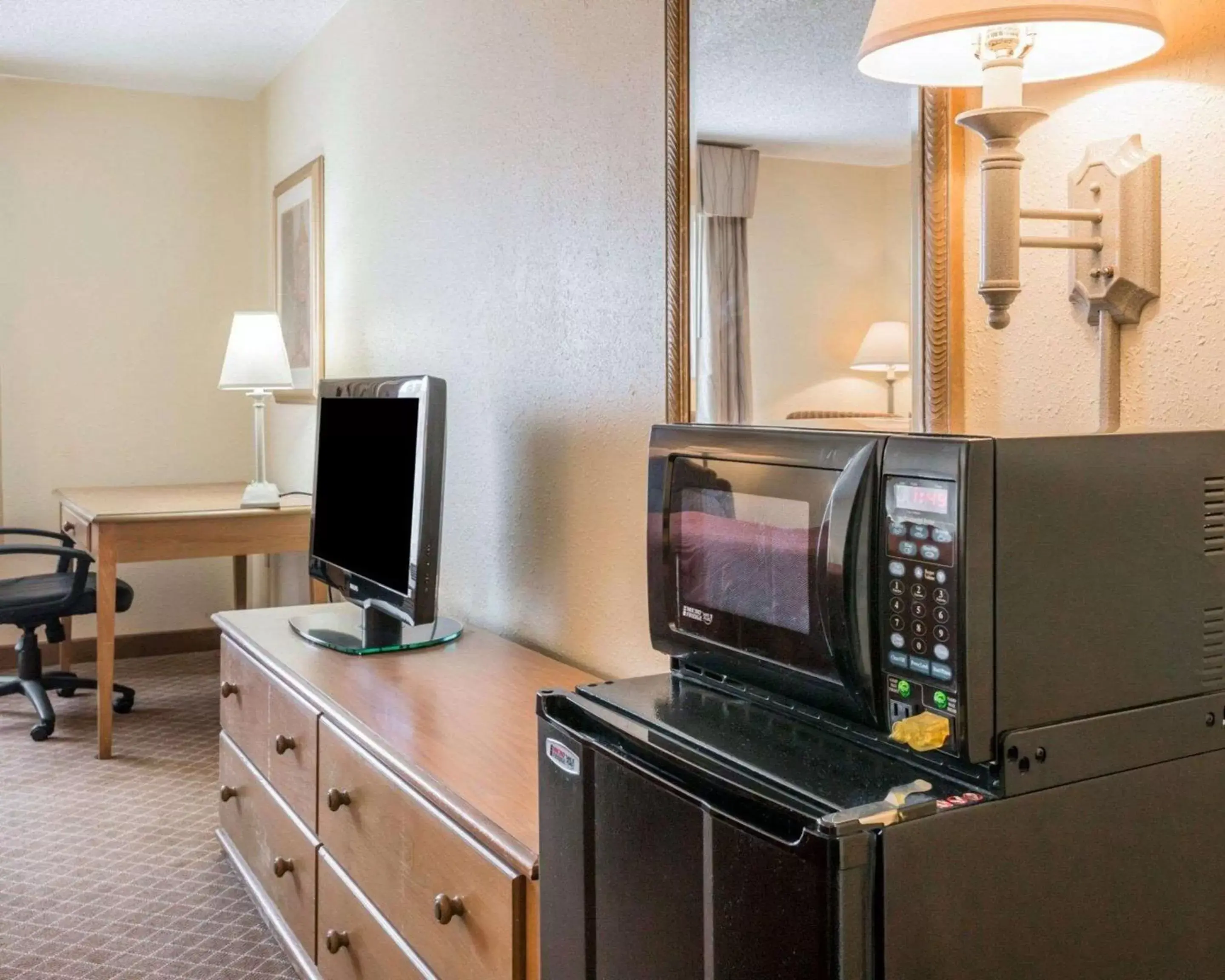 Photo of the whole room, TV/Entertainment Center in Quality Inn & Suites Monroe