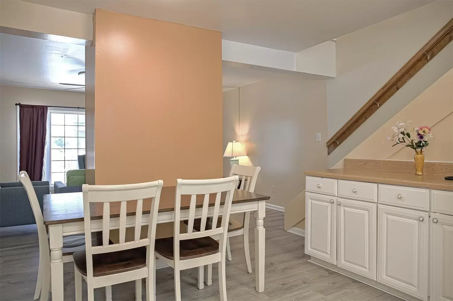 Dining Area in Colonial Inn