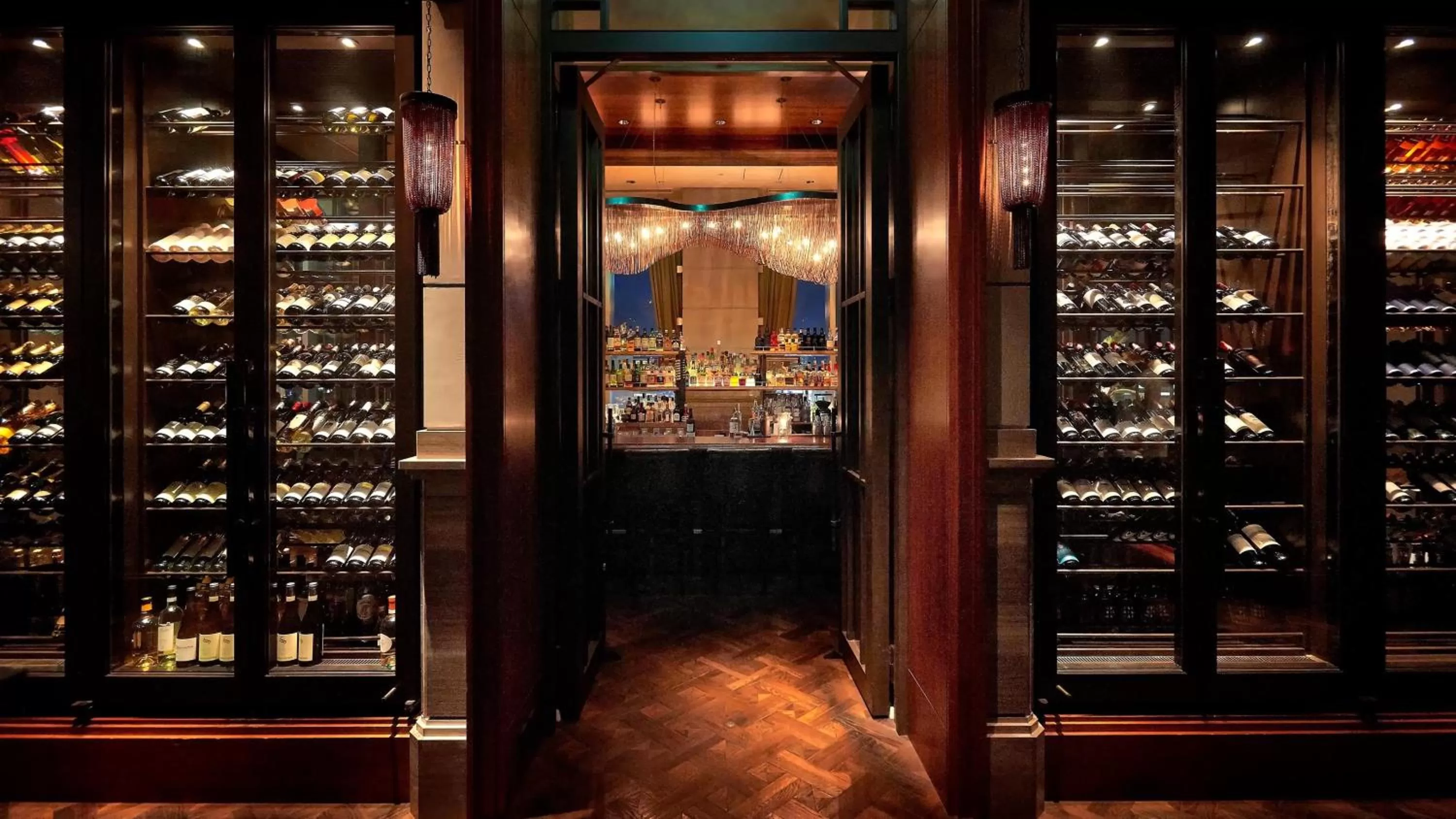 Lounge or bar in Oriental Hotel