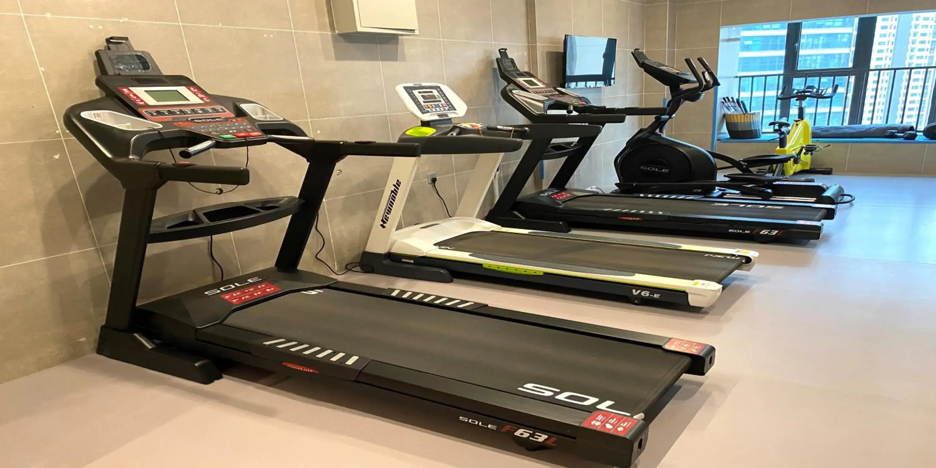 Fitness centre/facilities in Holiday Inn Express - Wuhan Optical Valley by IHG Fitness centre/facilities in Holiday Inn Express - Wuhan Optical Valley by IHG