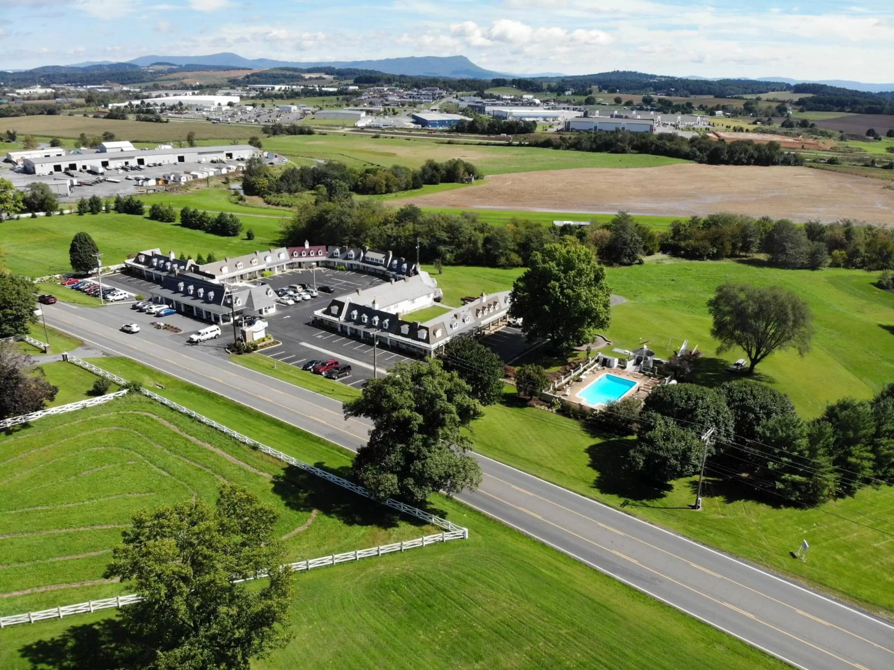 Bird's eye view, Bird's-eye View in The Village Inn