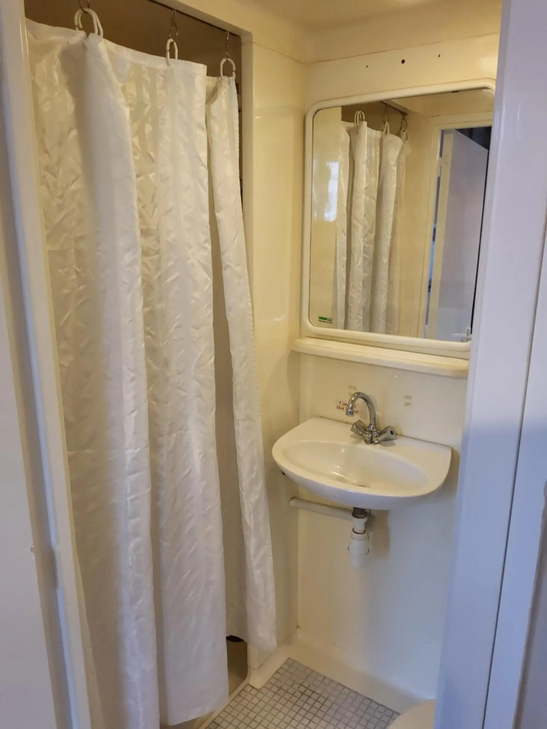 Bathroom in The Avenue Hotel