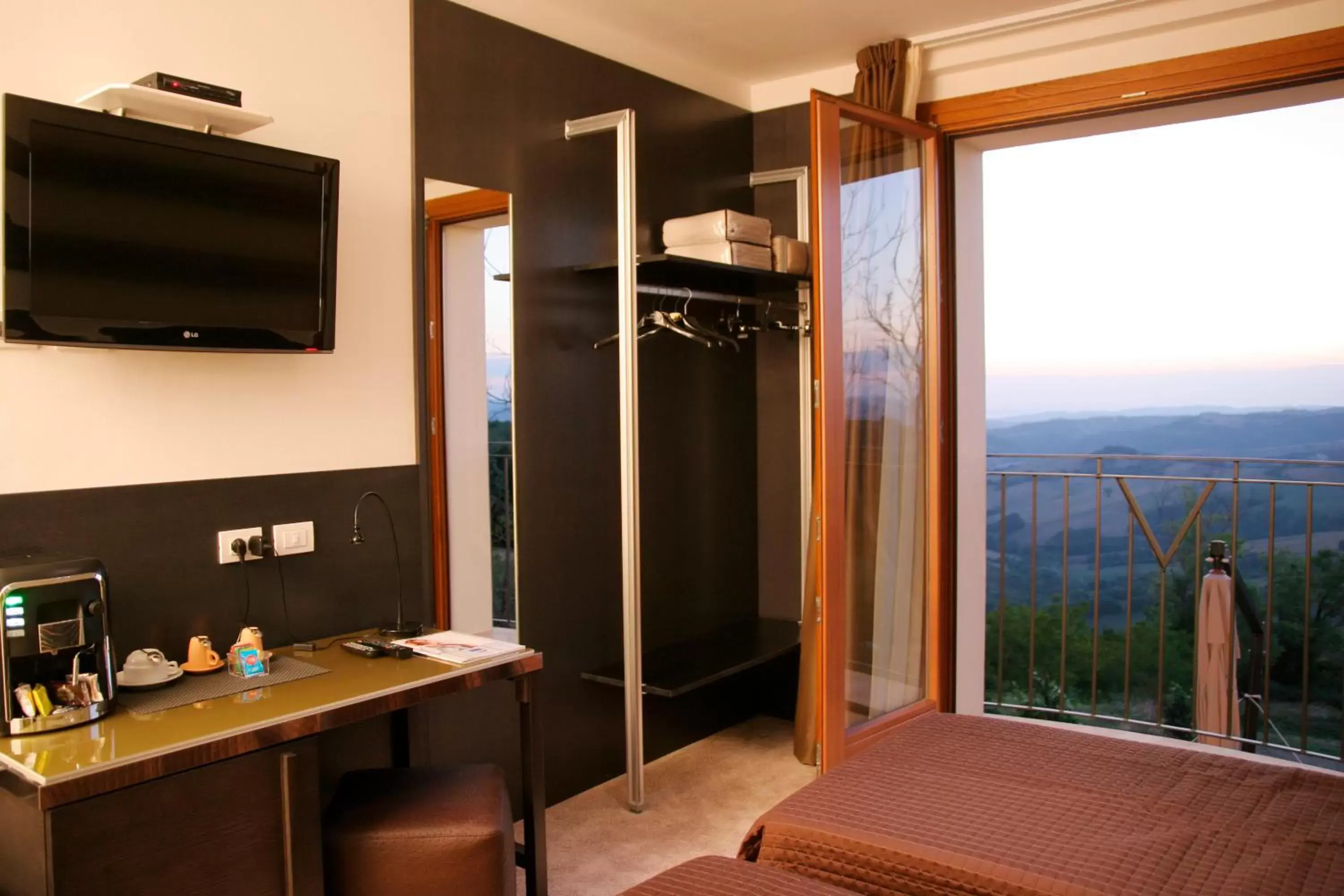 Photo of the whole room, Bathroom in Albergo Diffuso - Il Poggetto tra Urbino & San Marino