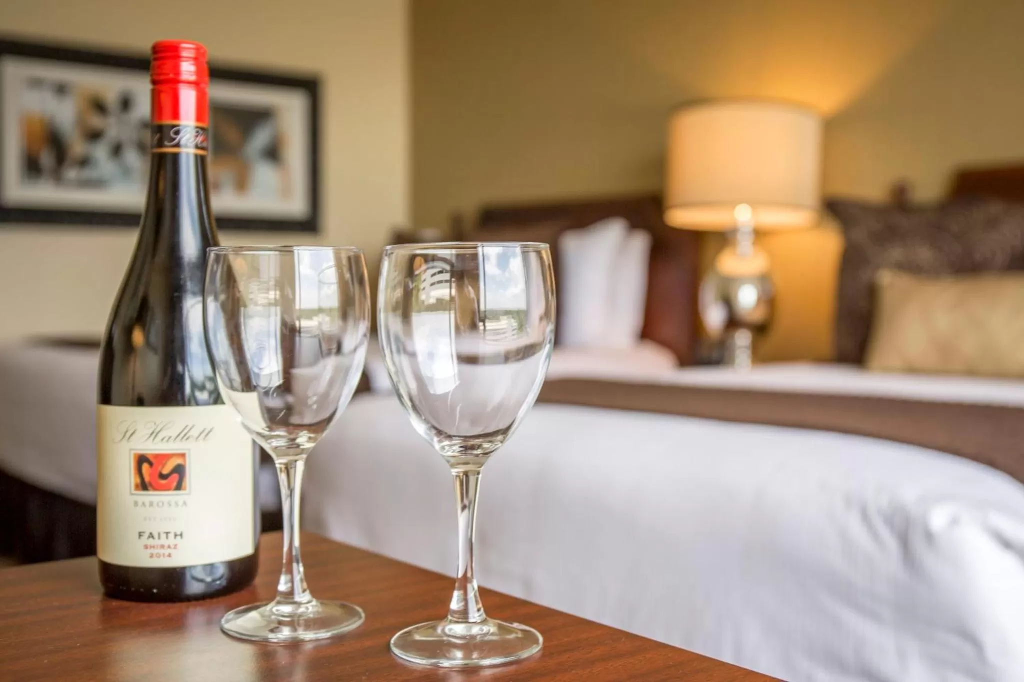 Bed in Omni Houston Hotel