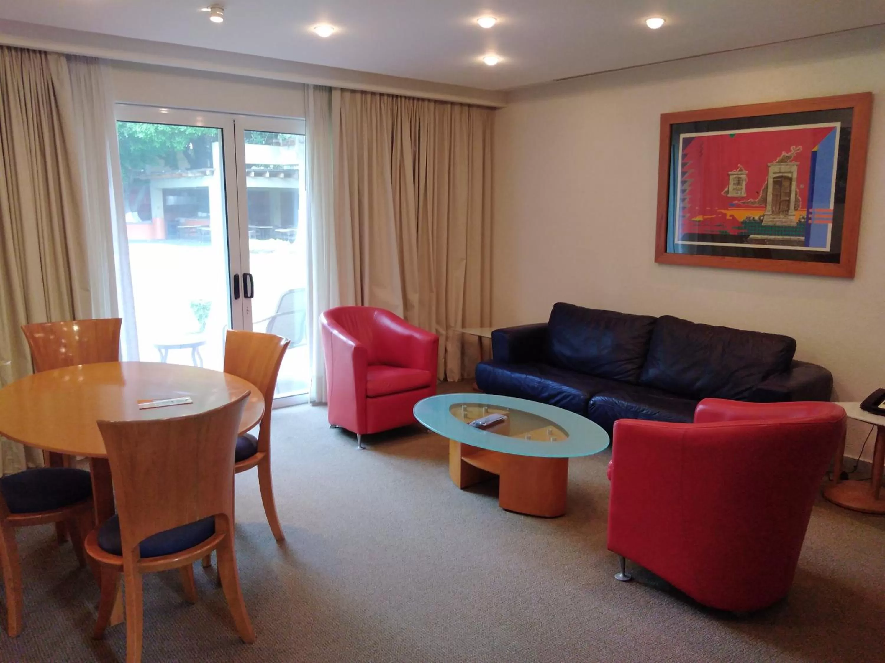 Photo of the whole room in Camino Real Guadalajara