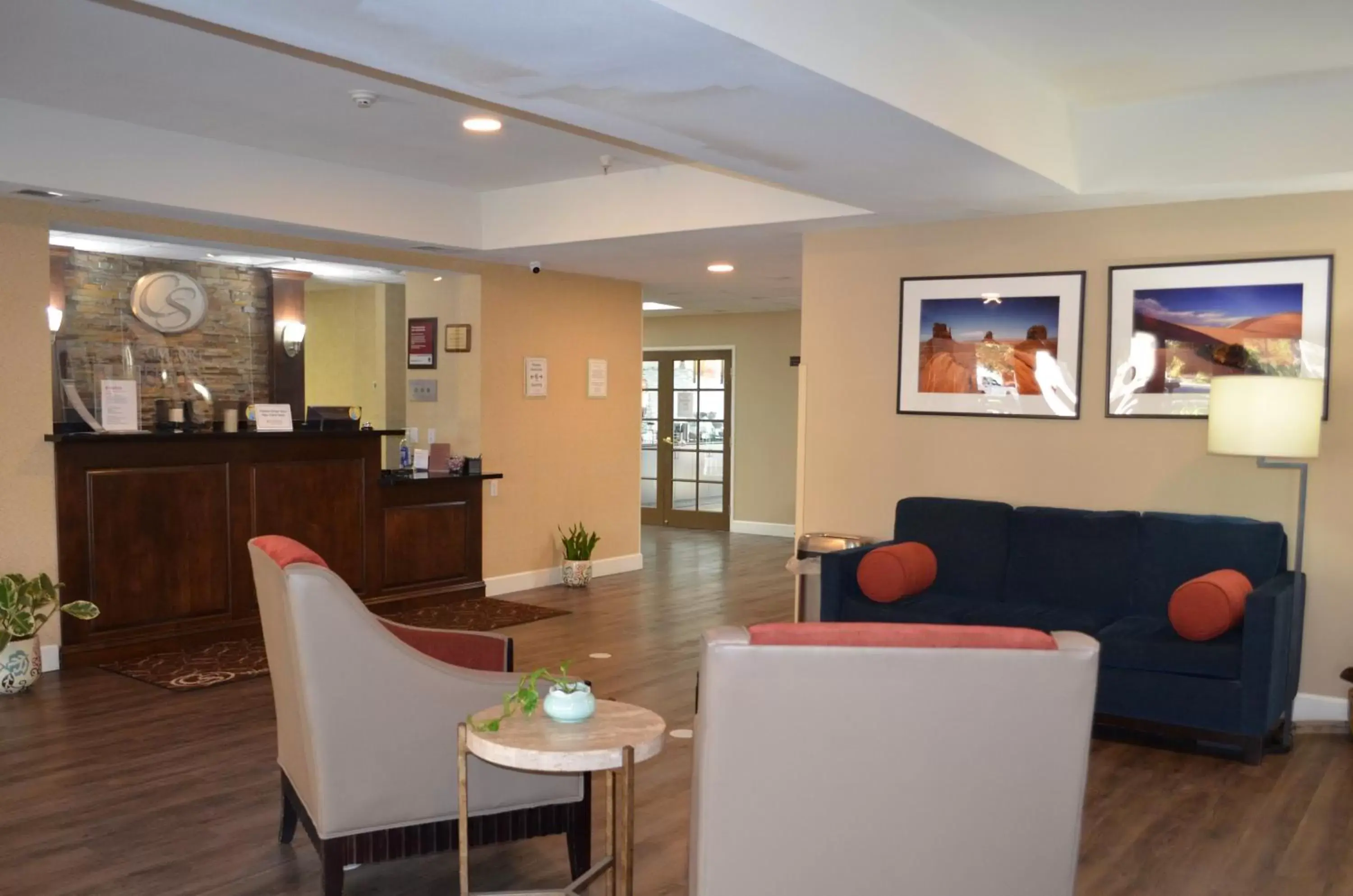 Lobby or reception in Comfort Suites Tulare