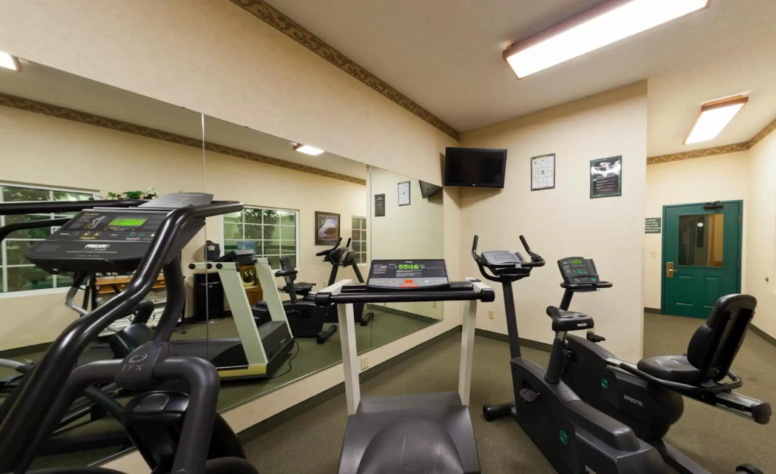 Fitness centre/facilities, Fitness Center/Facilities in Country Inn & Suites by Radisson, Salina, KS