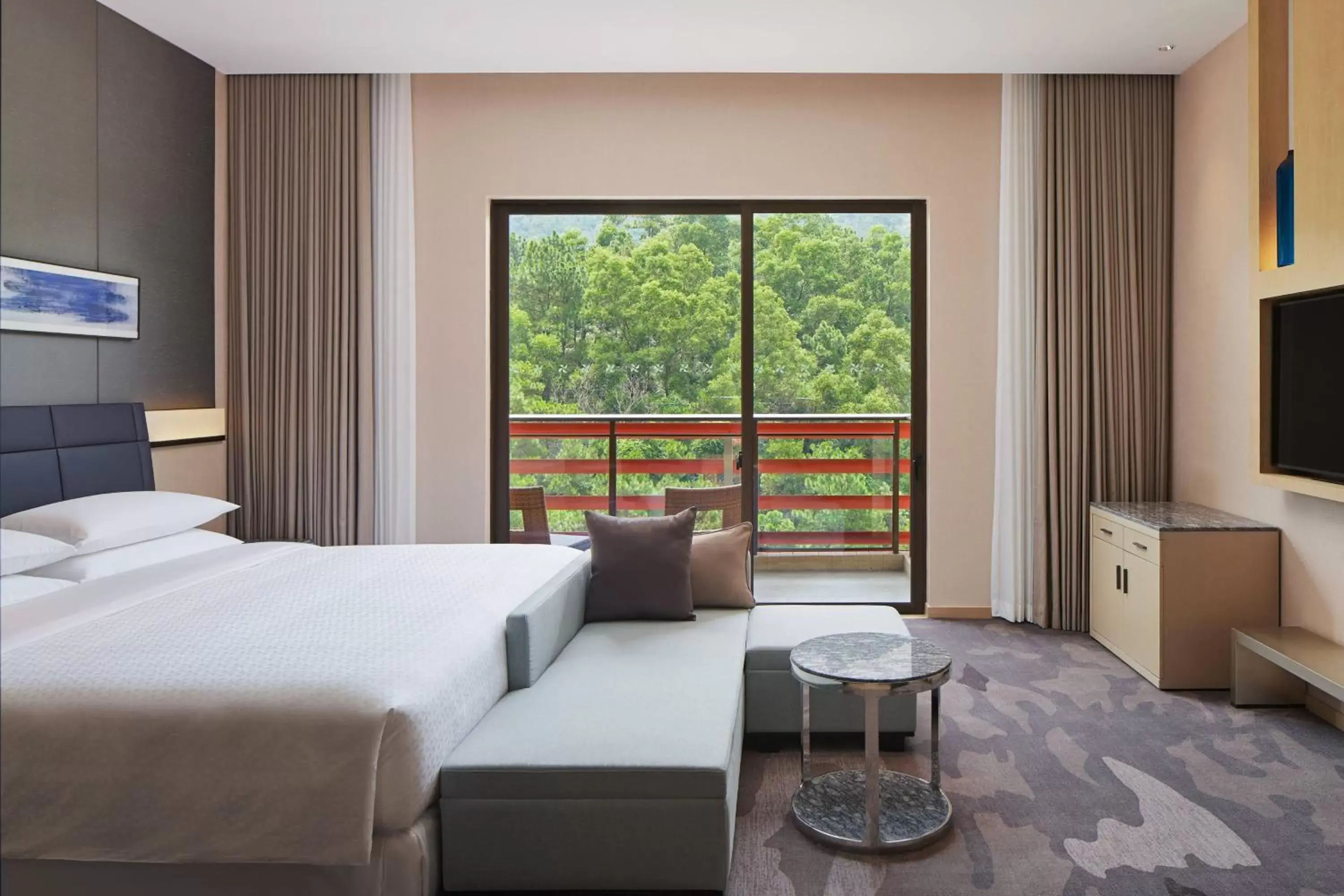 Photo of the whole room, Bed in Four Points by Sheraton Guangdong, Heshan