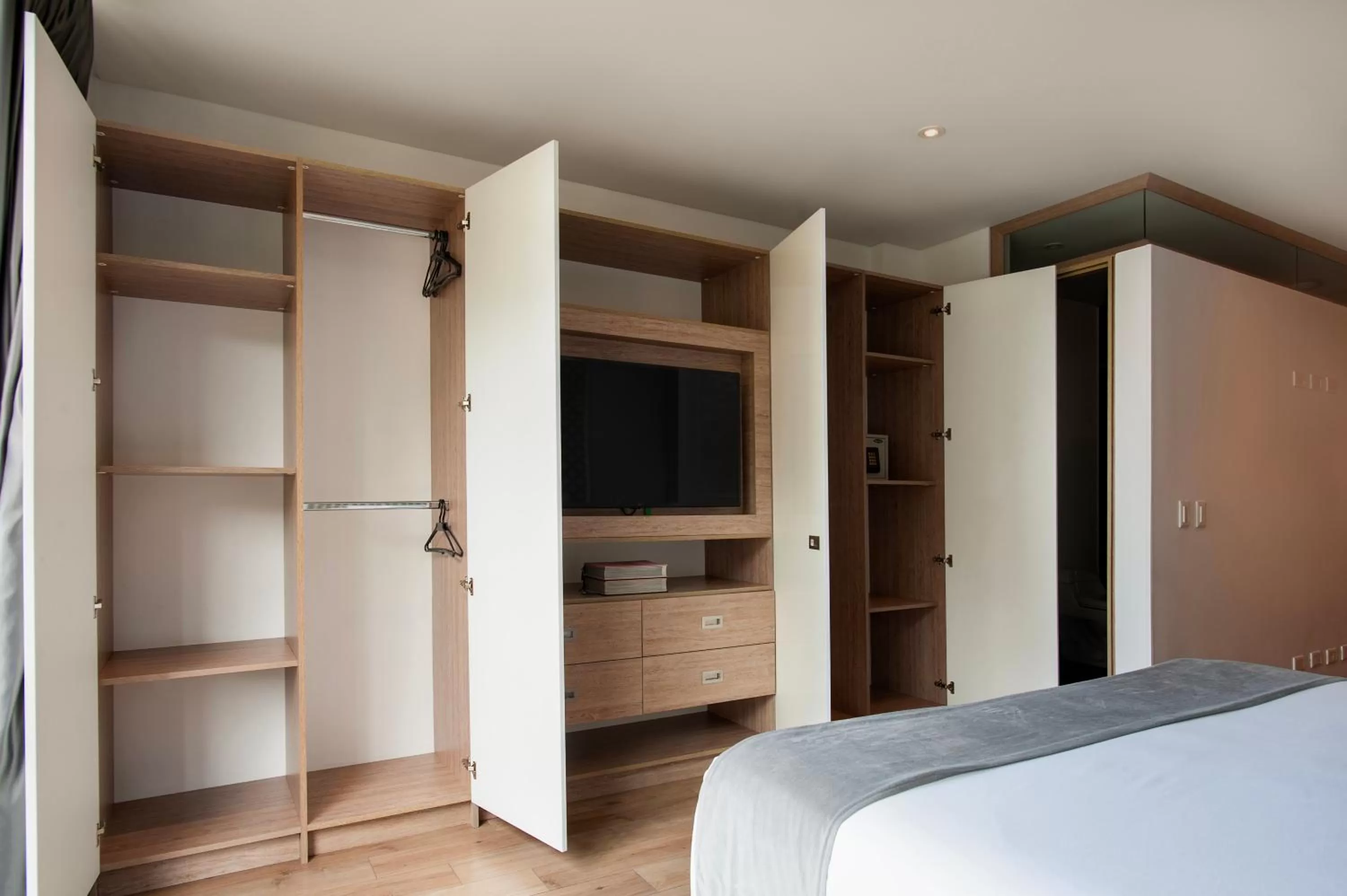 Bedroom, Bed in Hemma Bogotá Country Luxury Suites Hotel