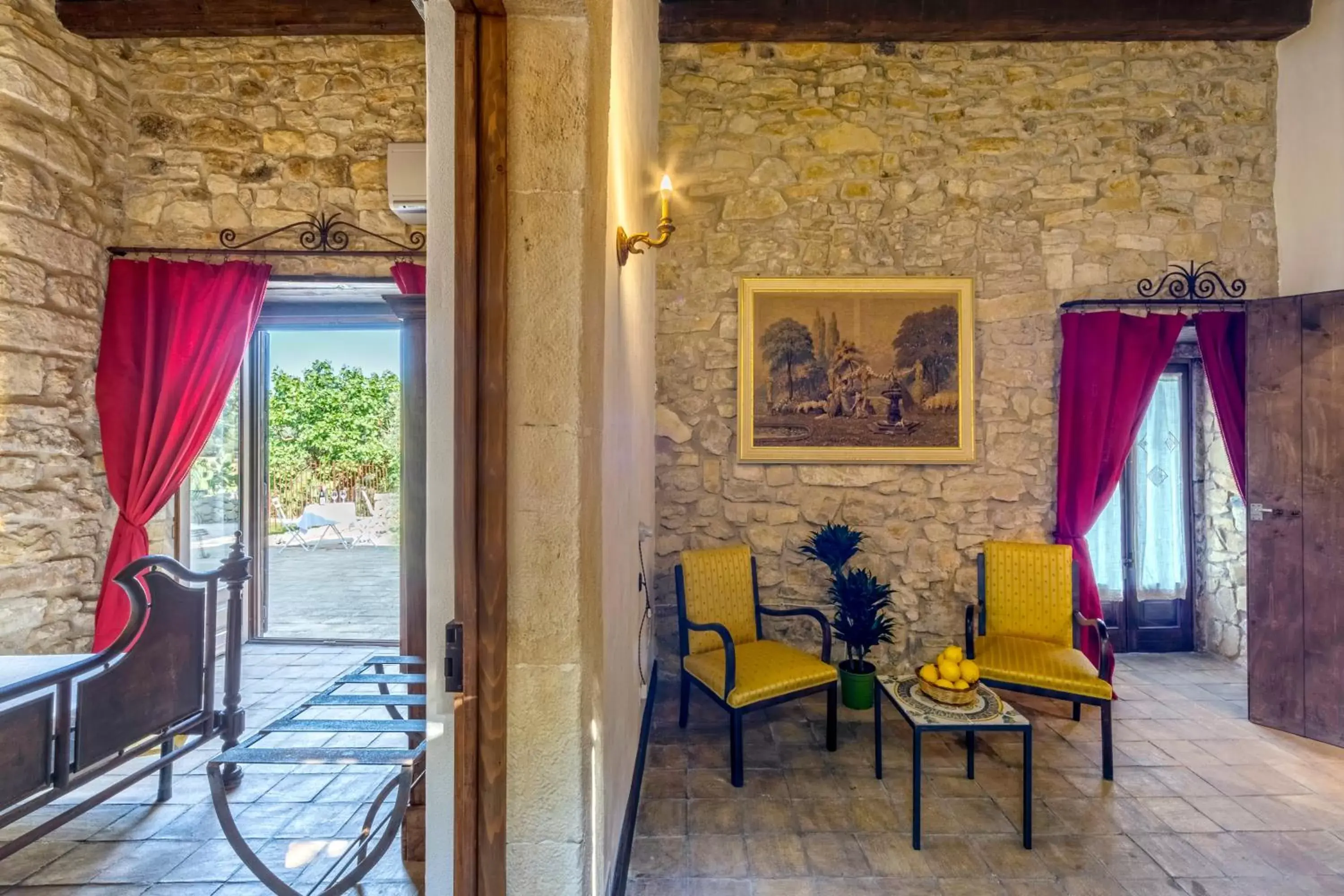 Living room in Masseria Fortificata Lo Zafferaneto