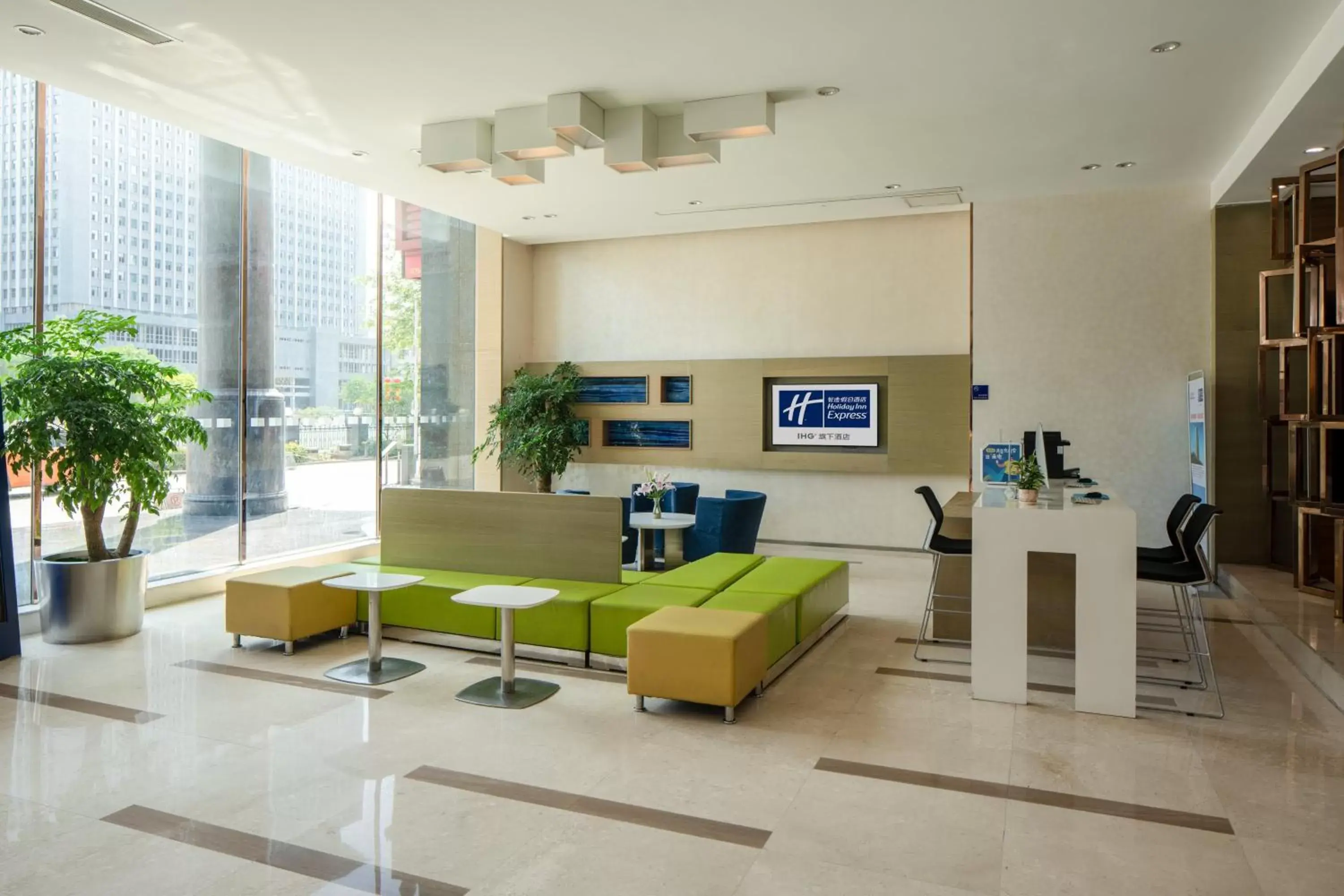 Property building, Lobby/Reception in Holiday Inn Express Luoyang City Center, an IHG Hotel