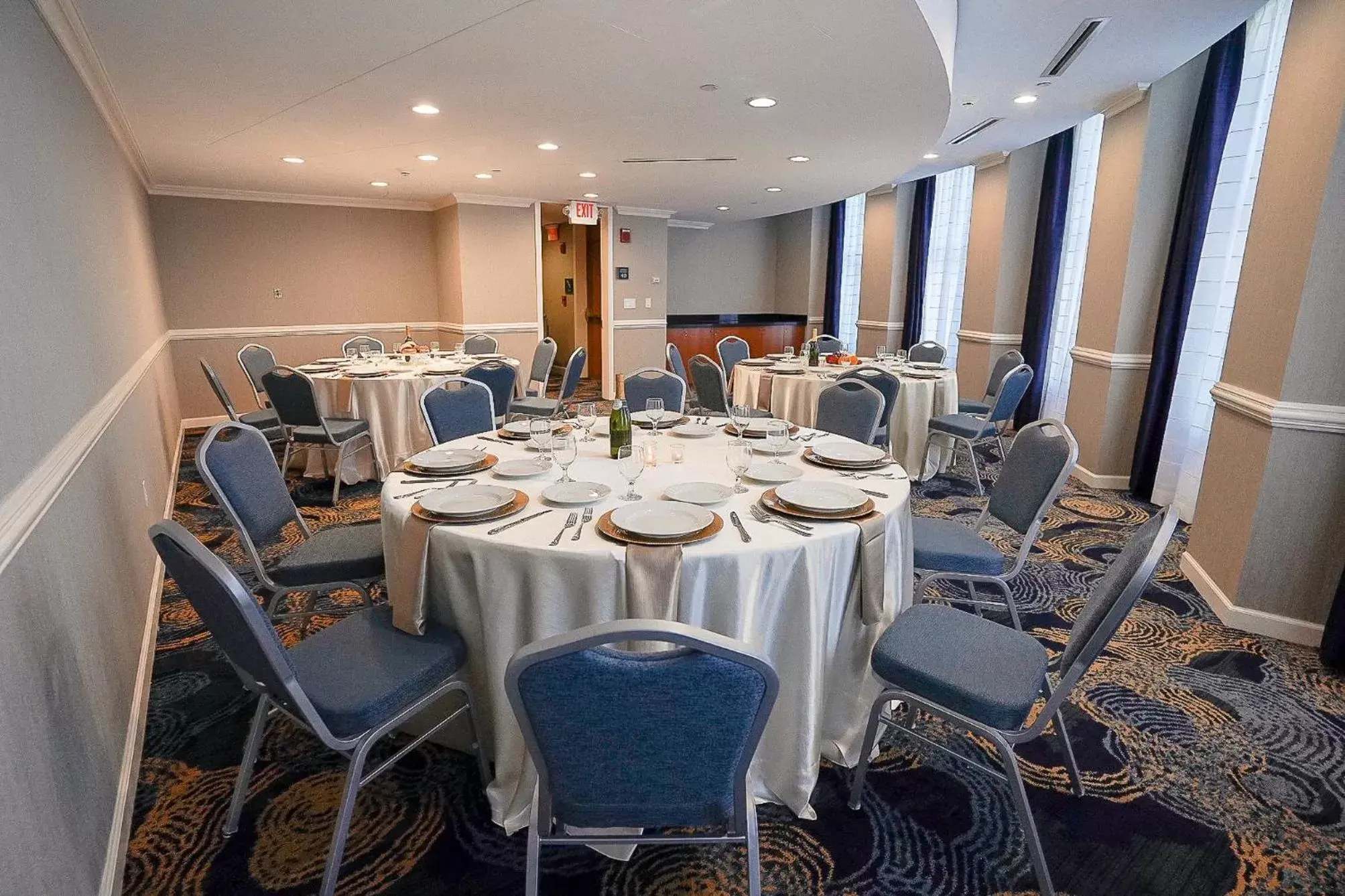 Meeting/conference room, Restaurant/Places to Eat in Crowne Plaza Cleveland at Playhouse Square, an IHG Hotel