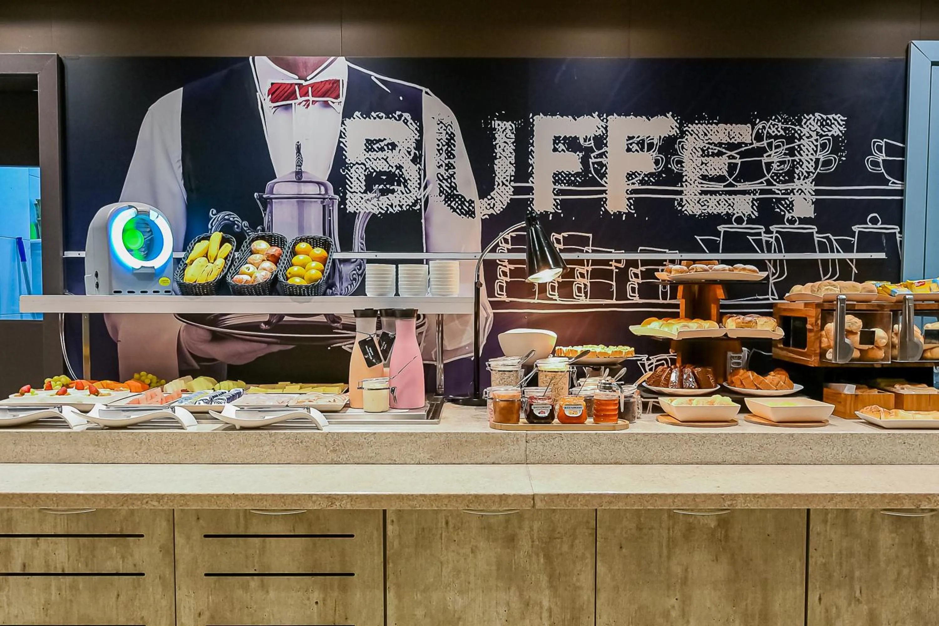 Restaurant/places to eat in ibis budget Santos Gonzaga