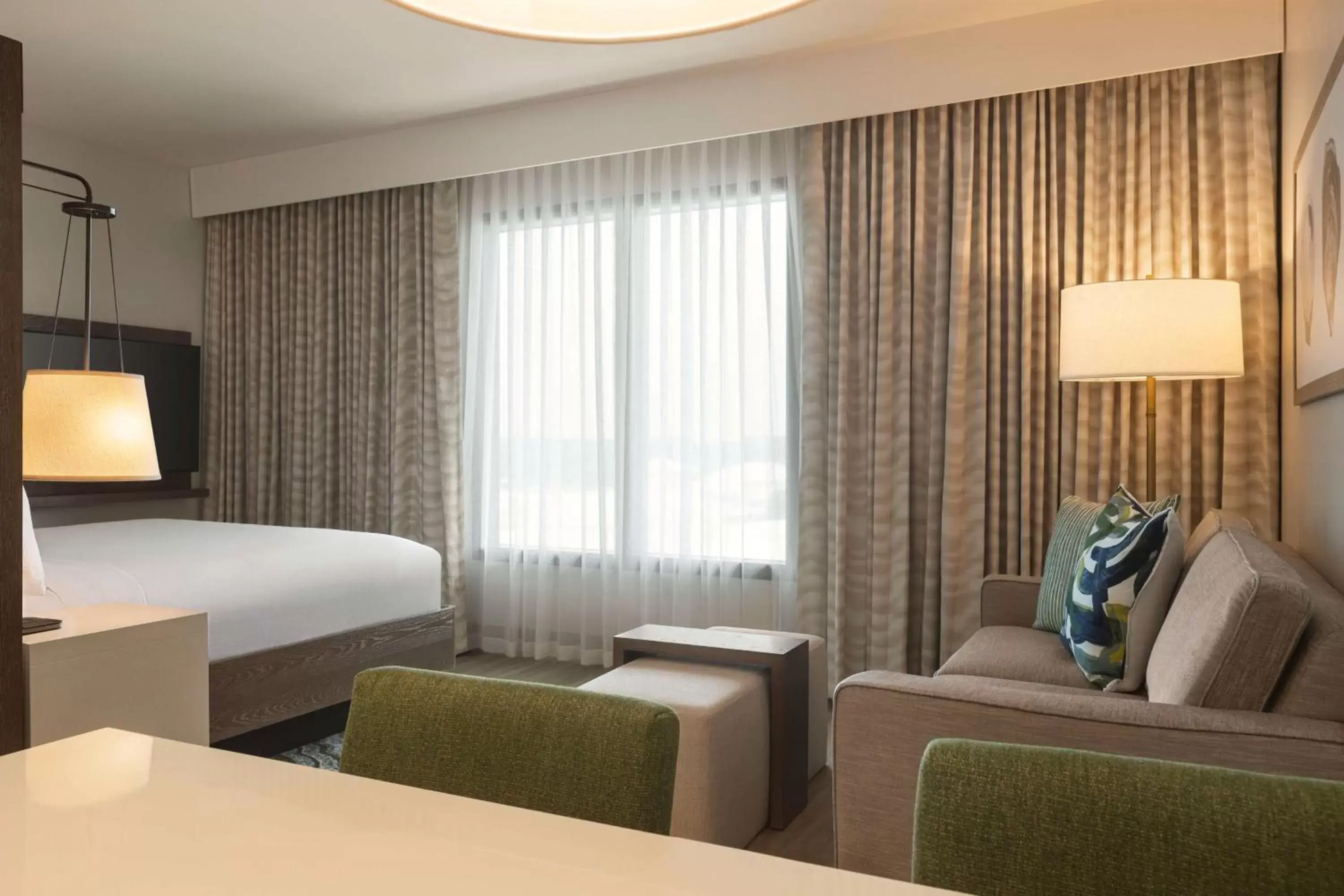 Living room, Seating Area in Embassy Suites By Hilton Panama City Beach Resort