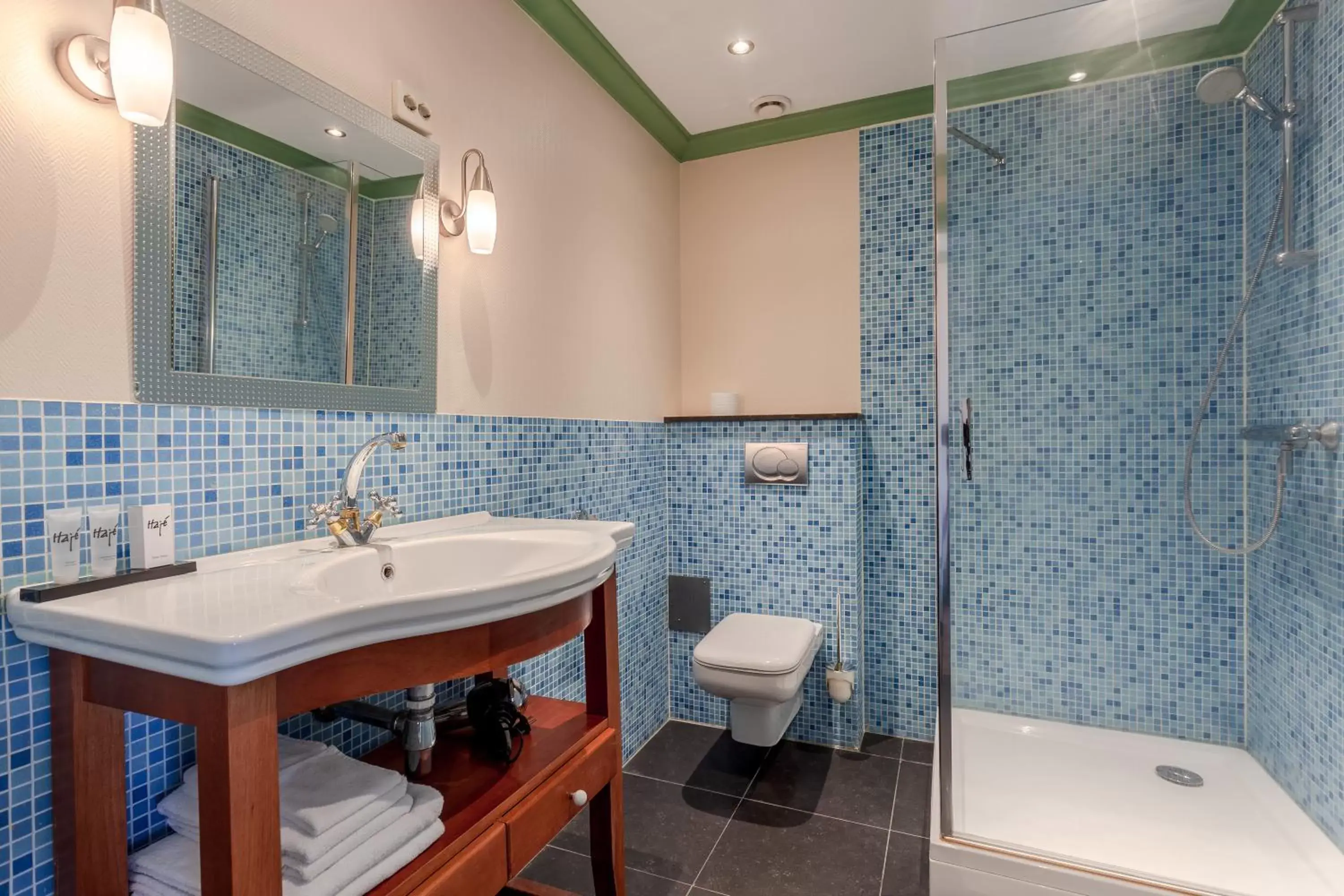 Bathroom in Hajé Hotel Joure