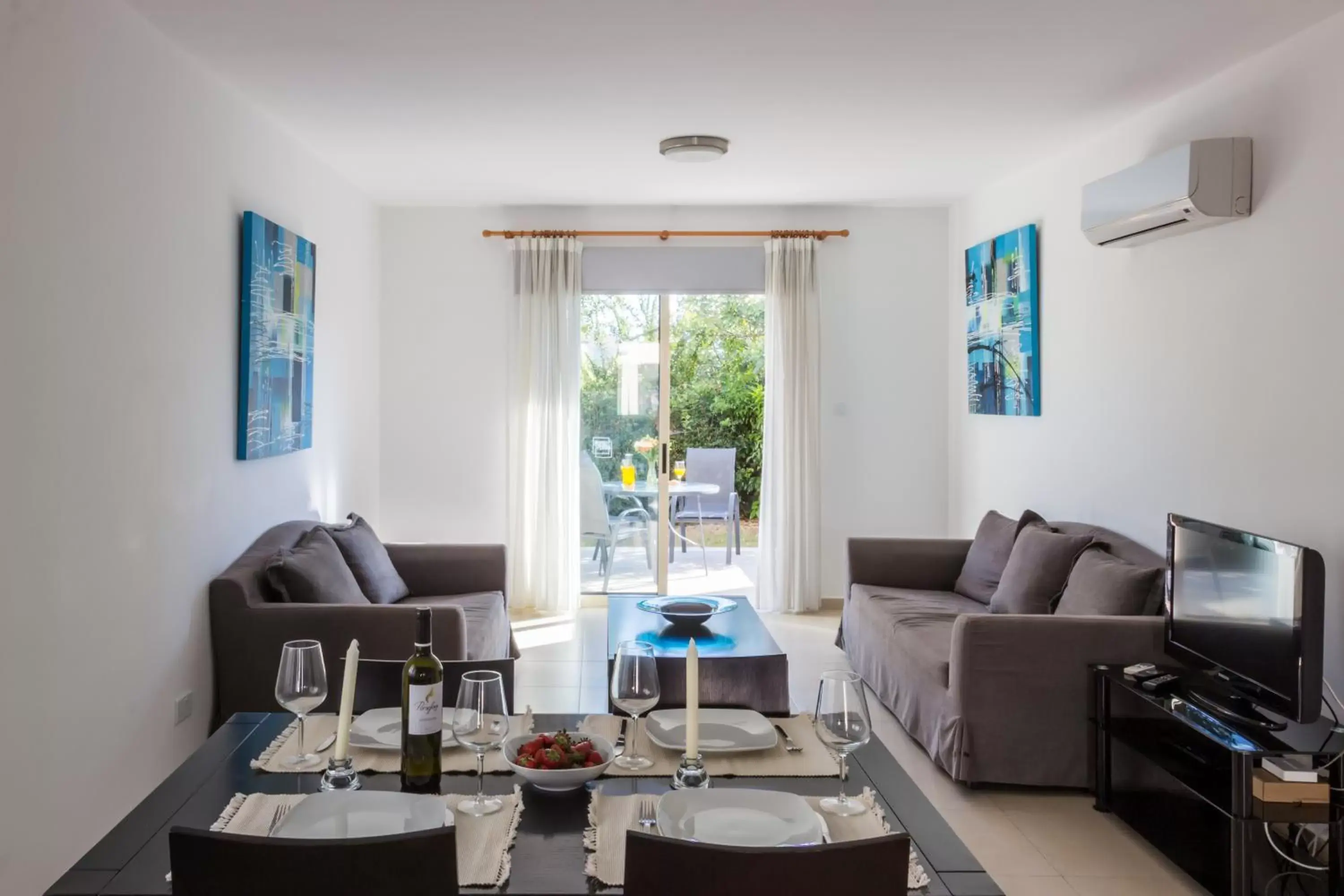 Living room, Seating Area in Elysia Park