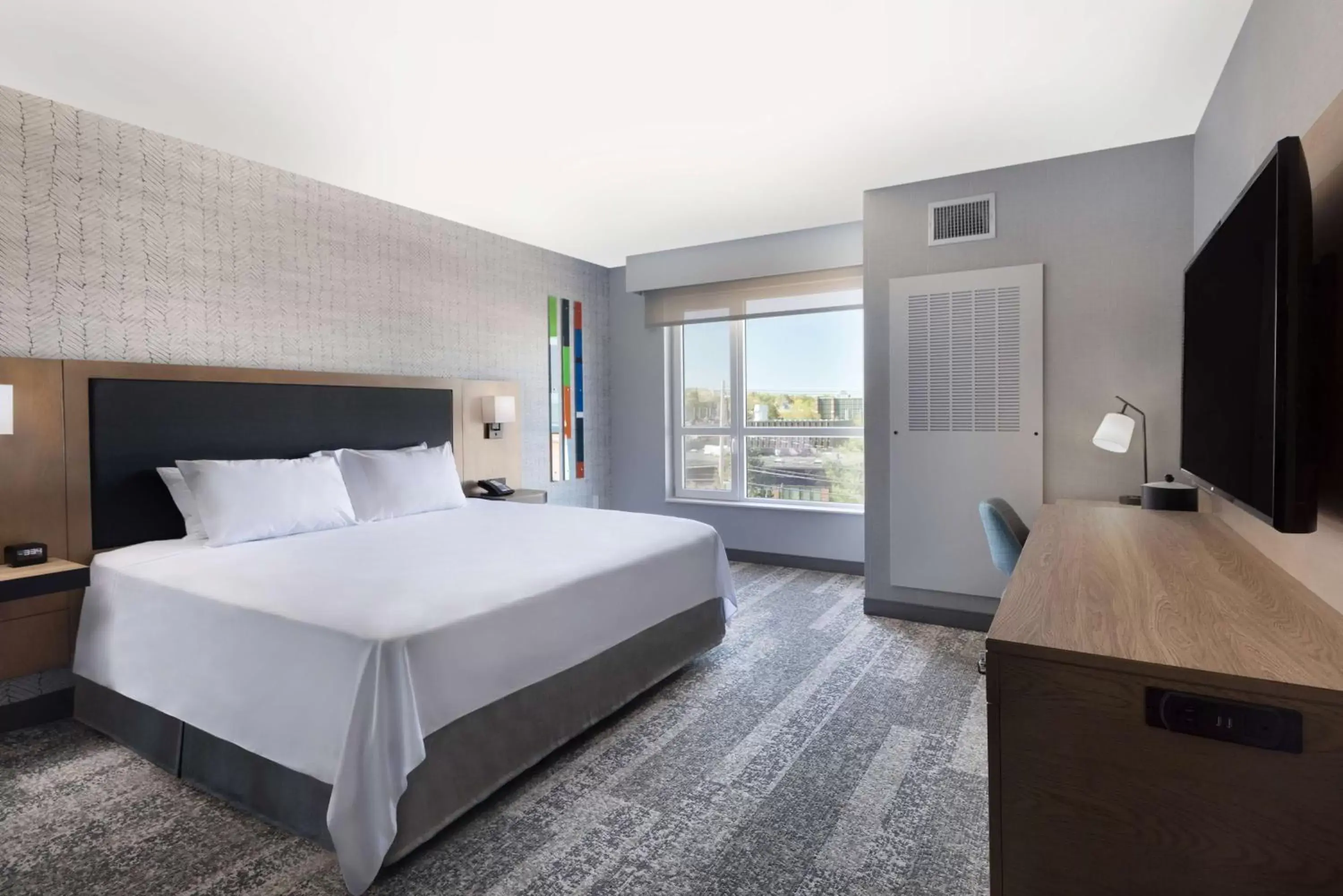 Bedroom, Bed in Hampton Inn & Suites Watertown Boston, Ma