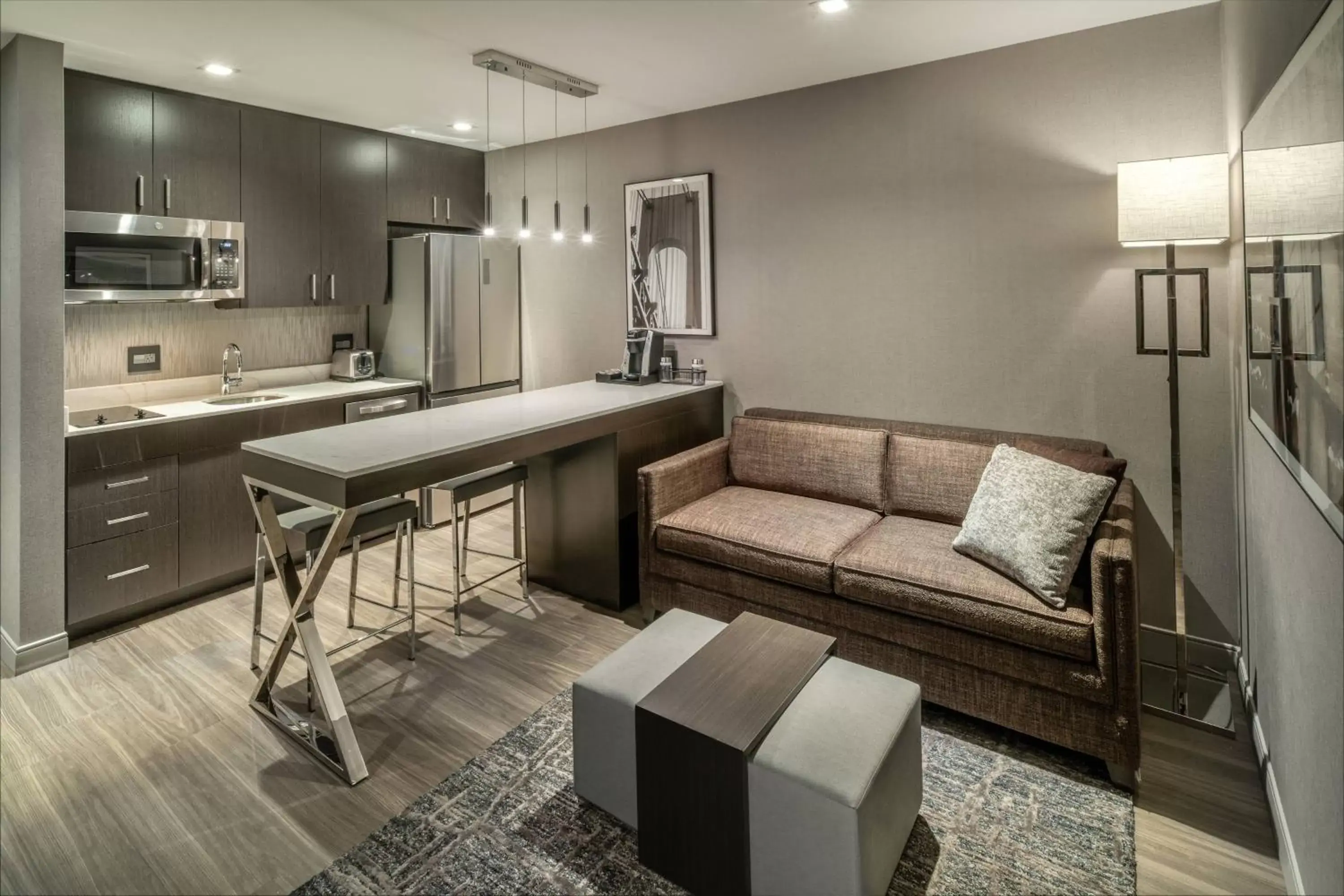 Living room, Kitchen/Kitchenette in Residence Inn by Marriott Weehawken