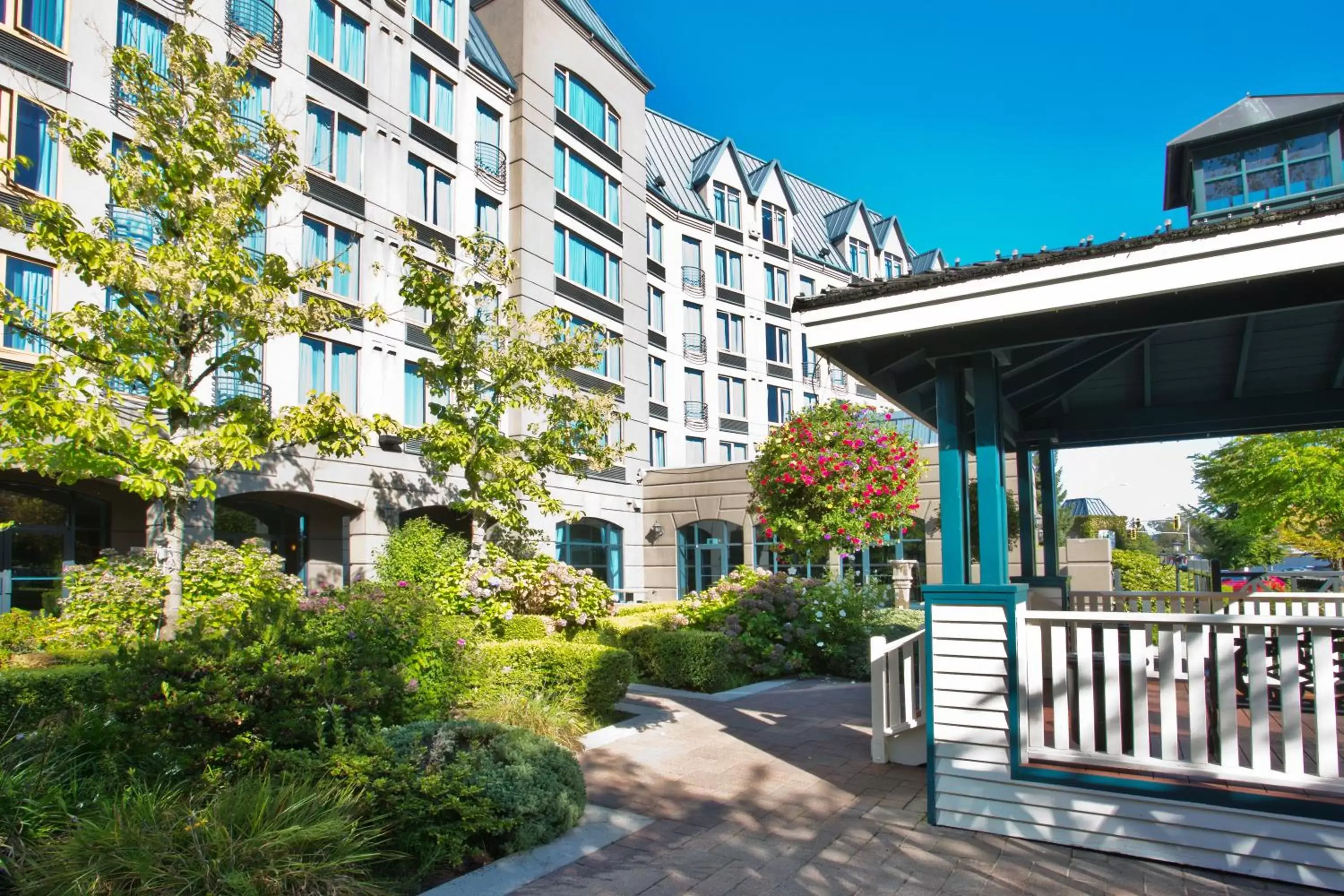 Property Building in Holiday Inn & Suites North Vancouver, an IHG Hotel