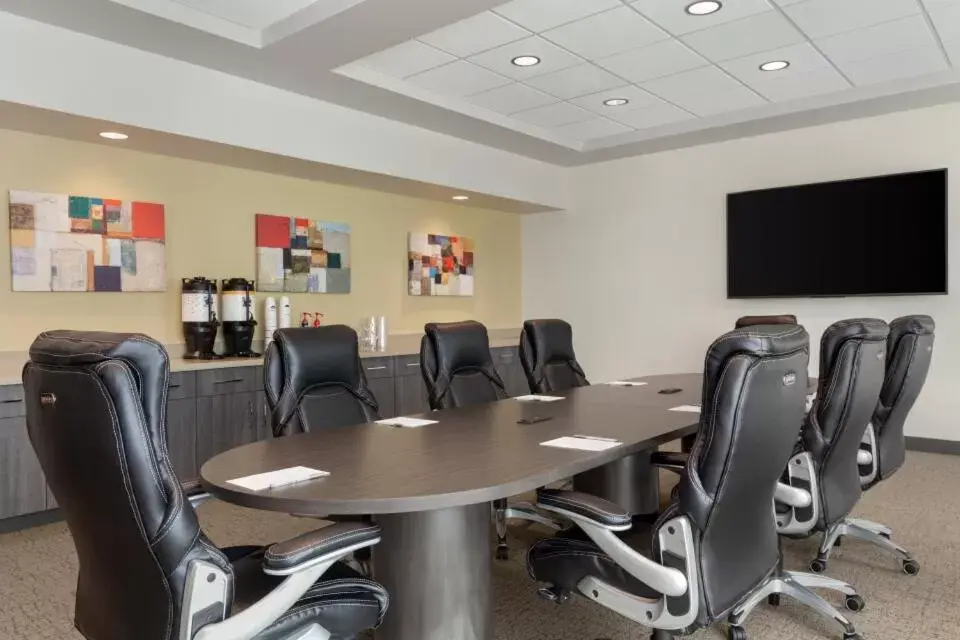 Meeting/conference room in Snoqualmie Inn by Hotel America