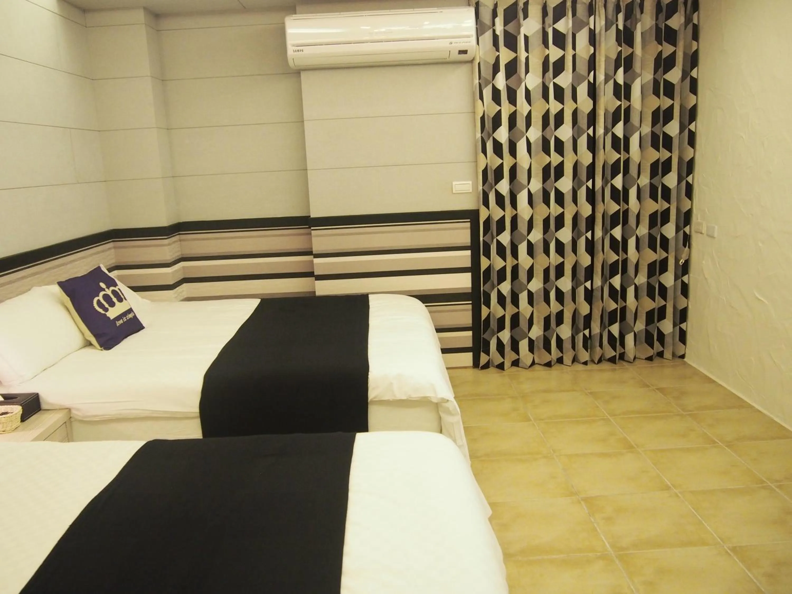 bunk bed, Bed in Successful 168 B&B