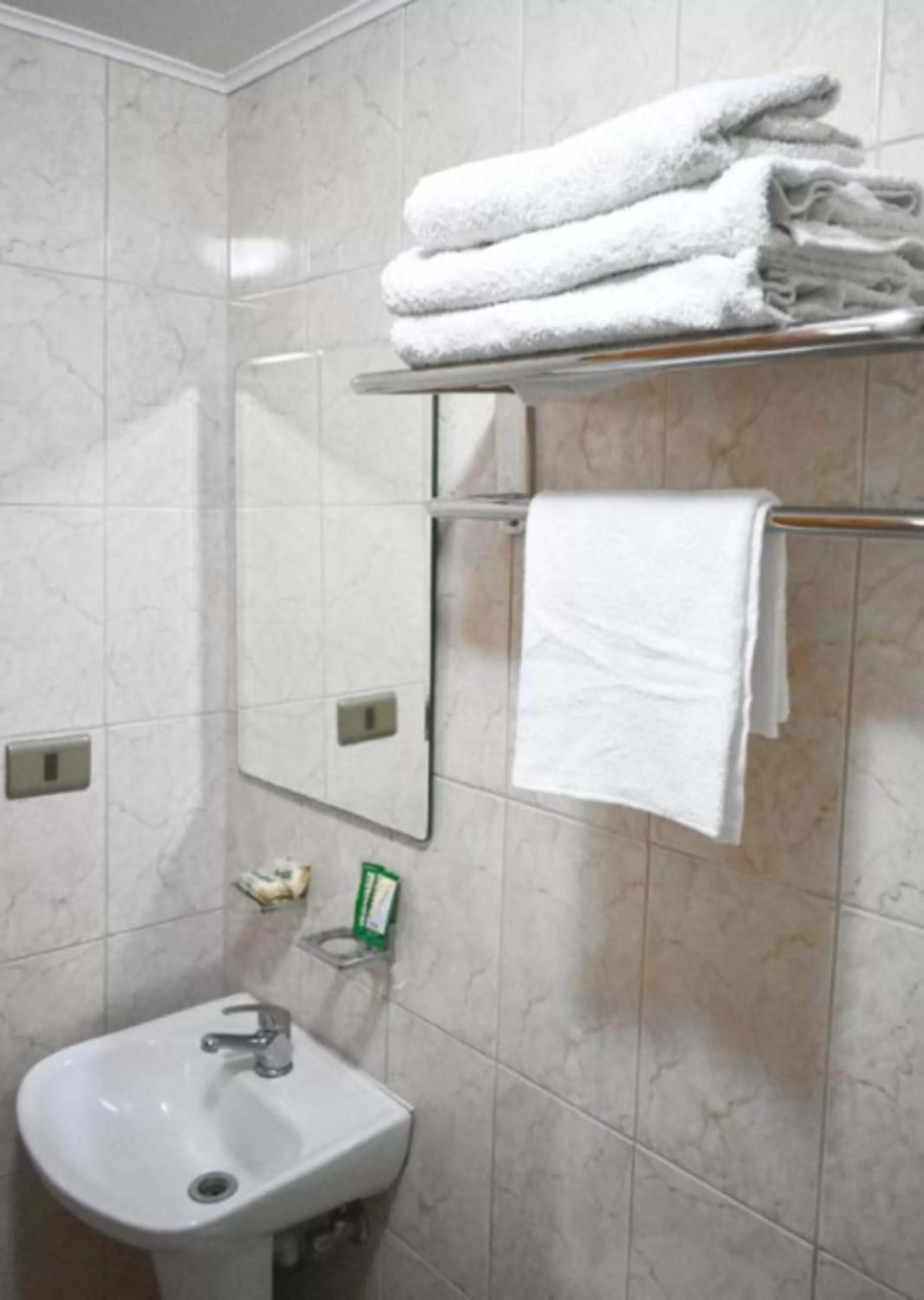 Bathroom in Hotel Plaza Colon