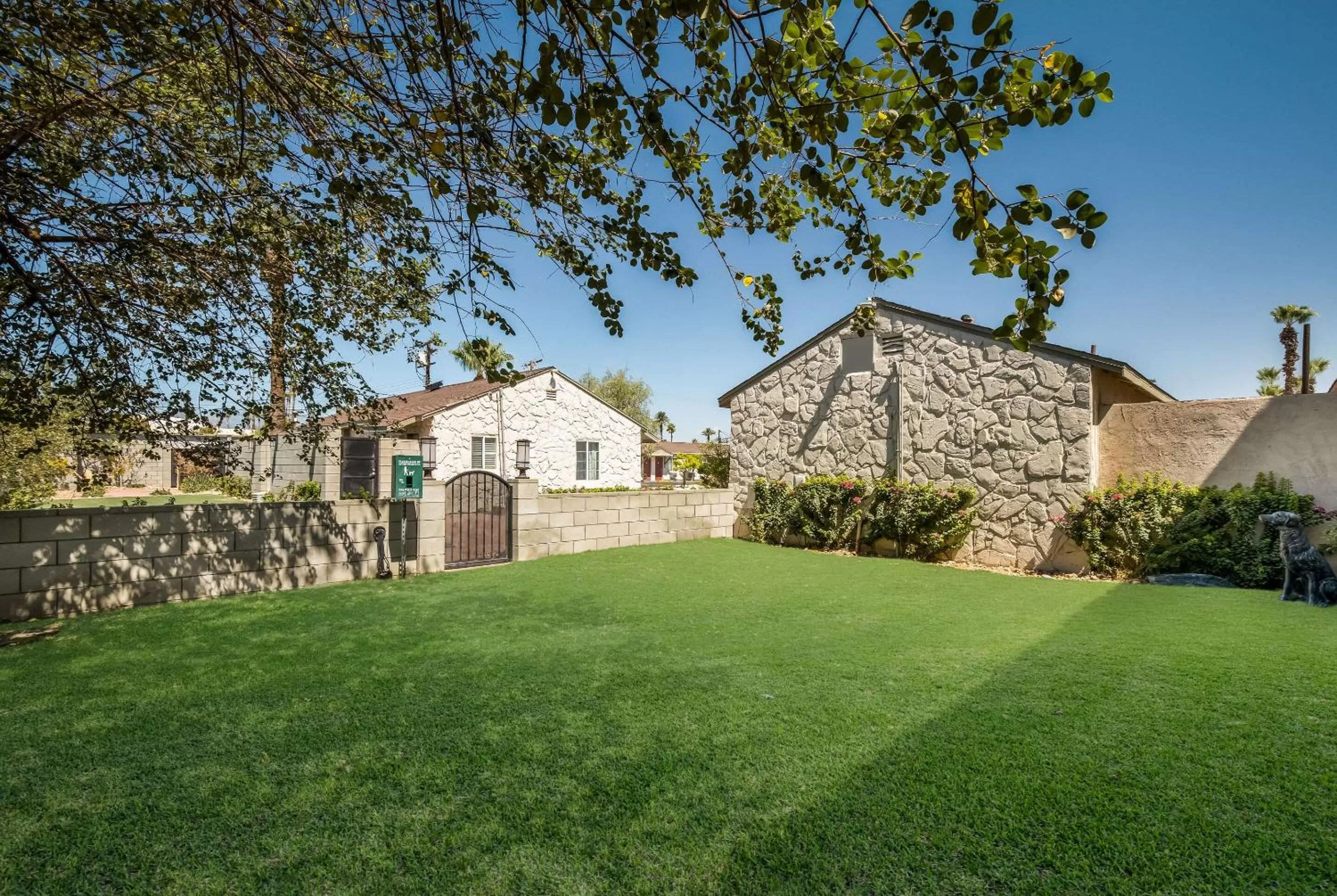 Garden in Rodeway Inn near Coachella