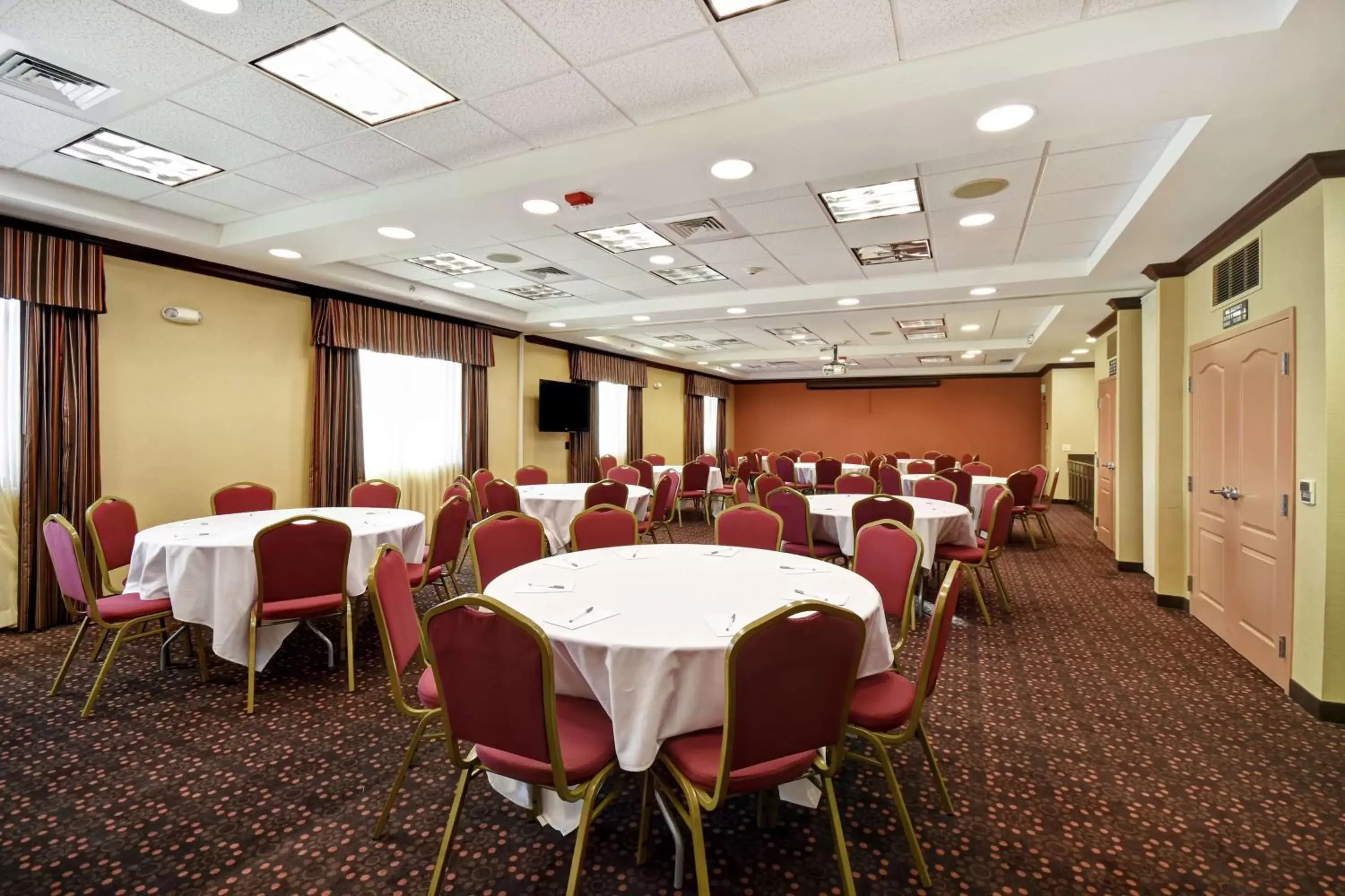 Meeting/conference room in Hampton Inn & Suites Folsom