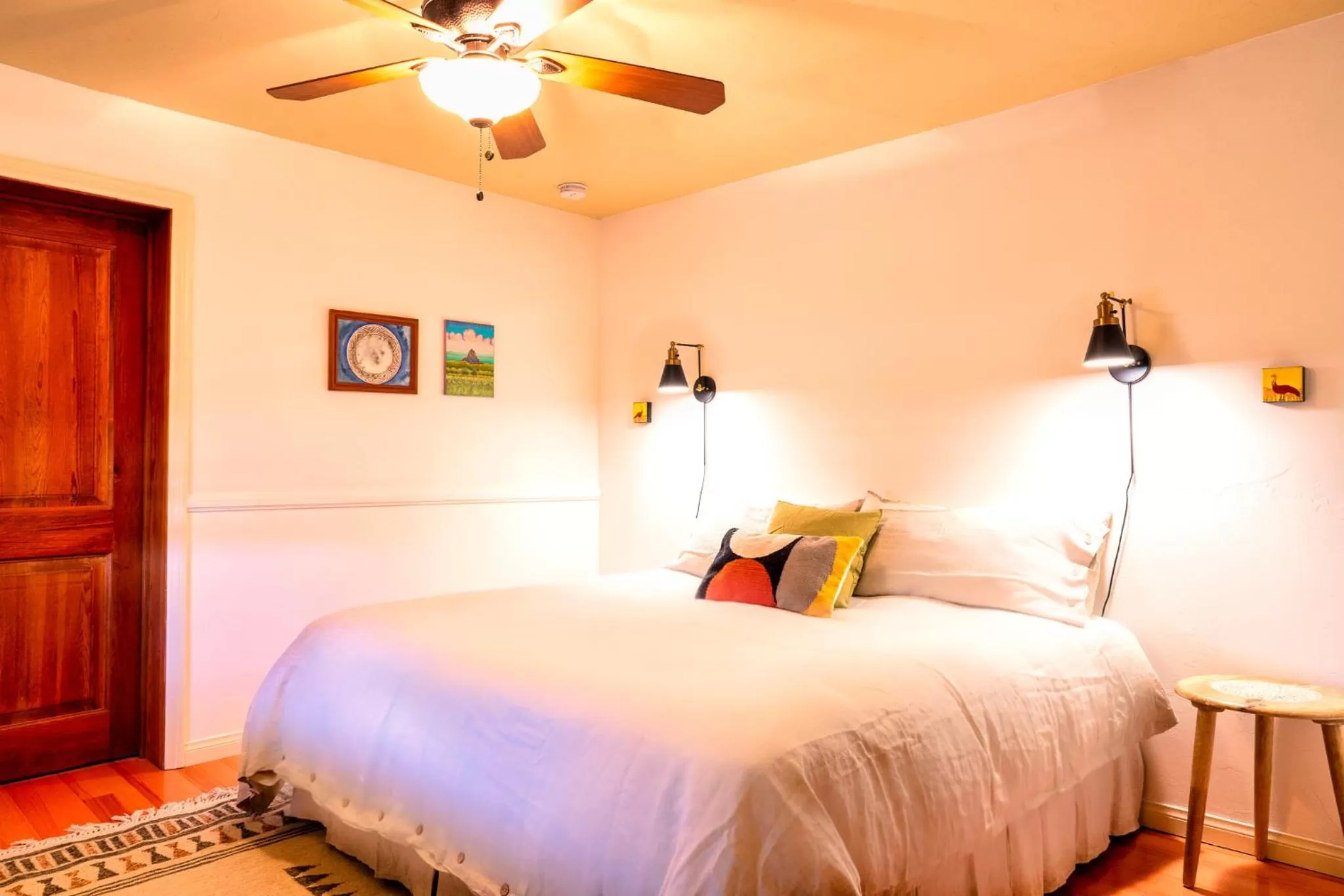 Bed in The Loubird Inn