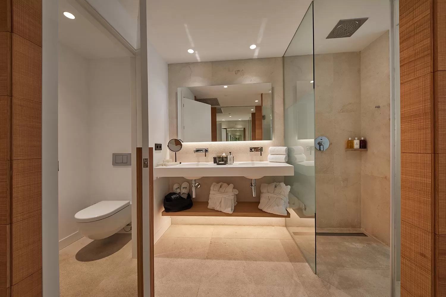 Shower in Nakar Hotel