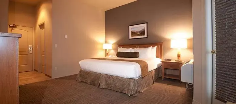 Bed in Meadow Lake Resort & Condos