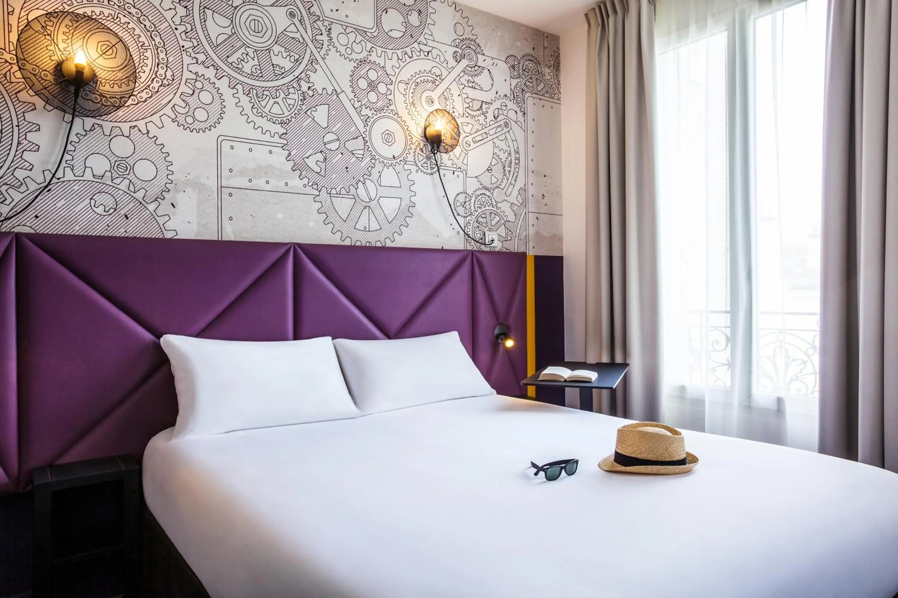 Bedroom, Bed in ibis Styles Paris Mairie De Clichy