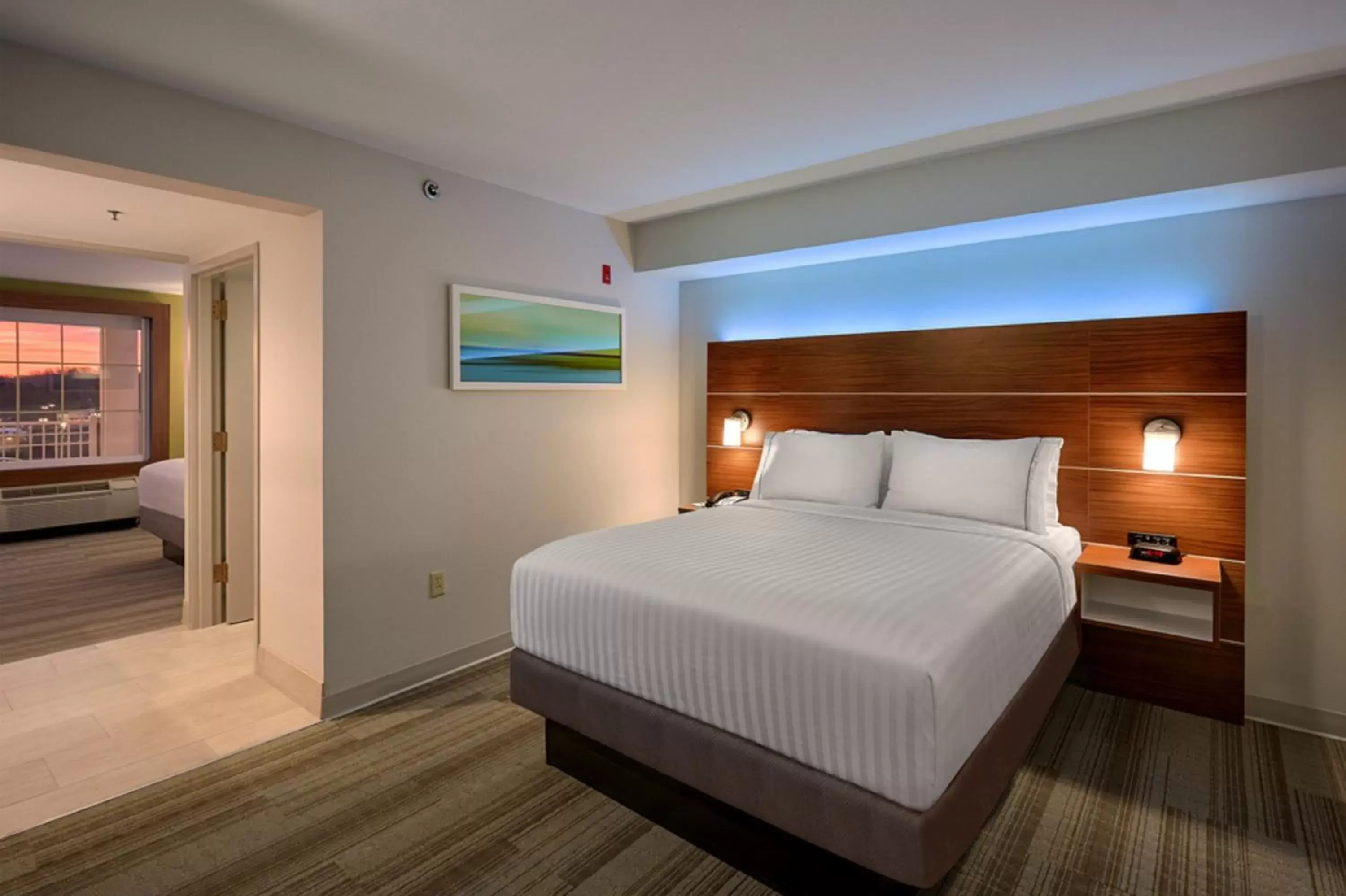 Photo of the whole room, Bed in Holiday Inn Express Pigeon Forge – Sevierville, an IHG Hotel