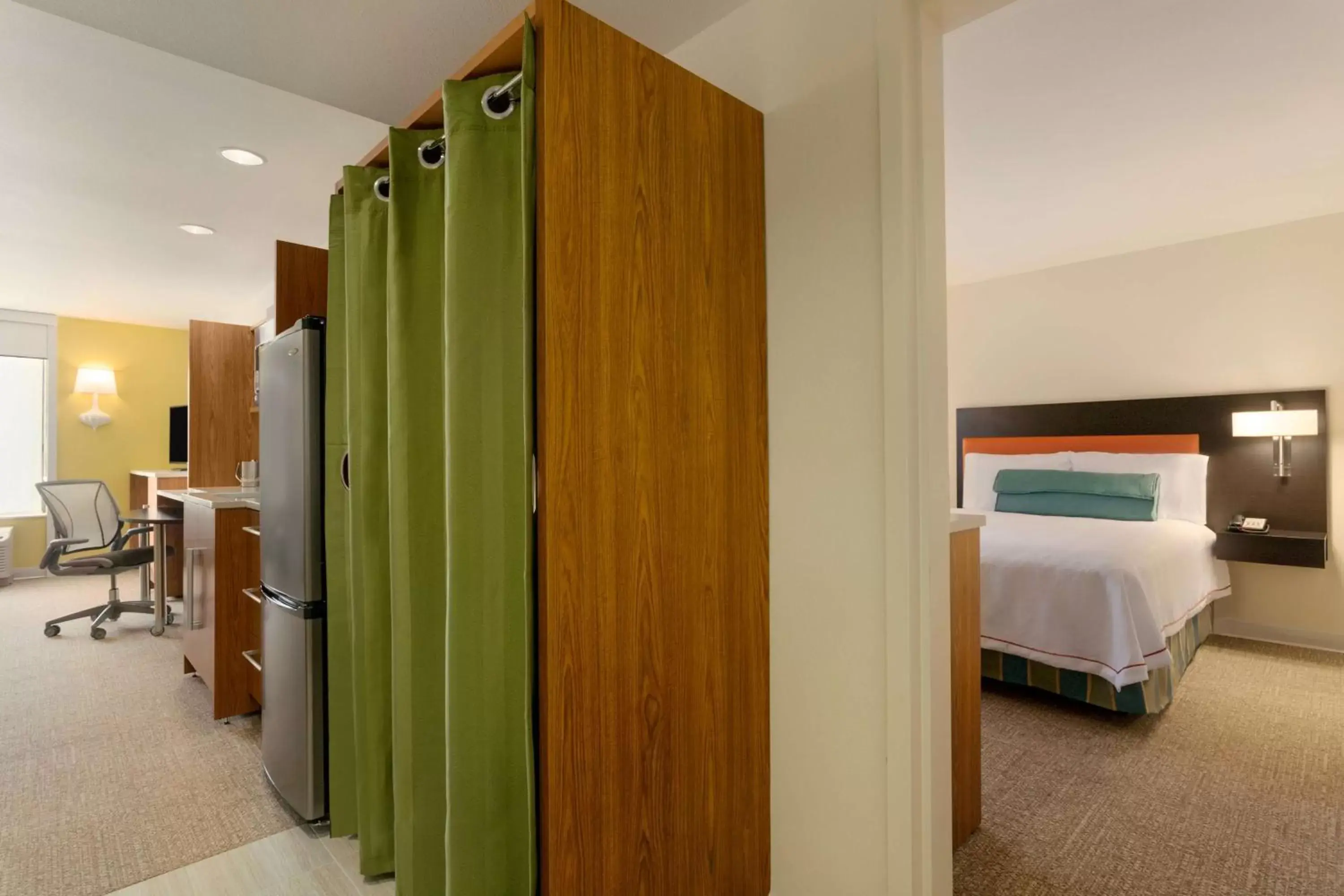 Bed in Home2 Suites by Hilton Denver West / Federal Center
