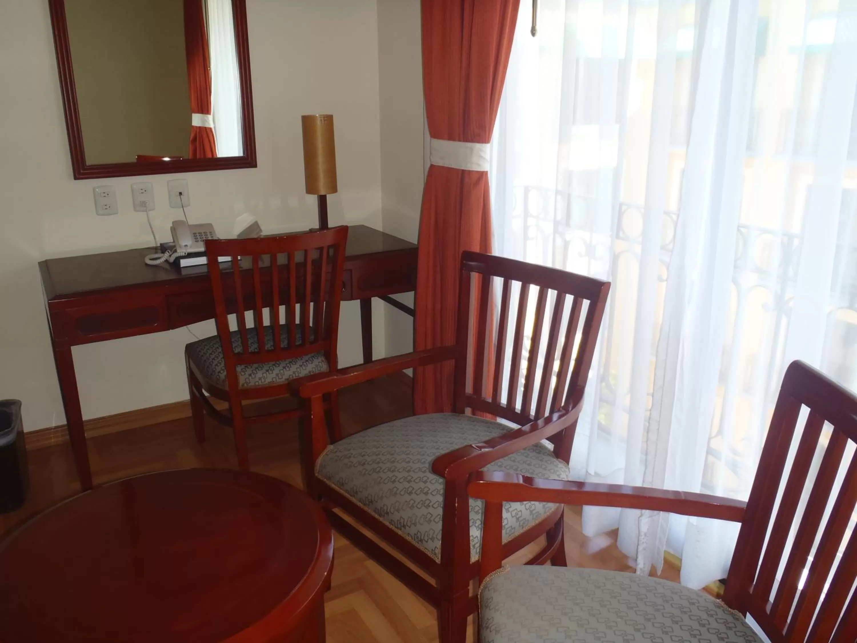 Photo of the whole room, Seating Area in Hotel Casa Real Tehuacan
