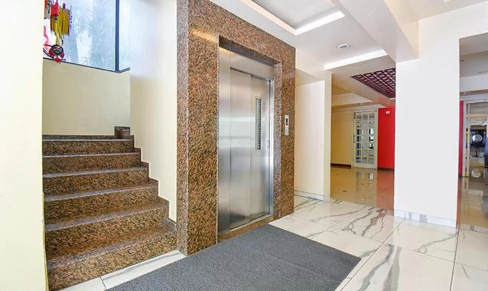 elevator in FabHotel Span Executive