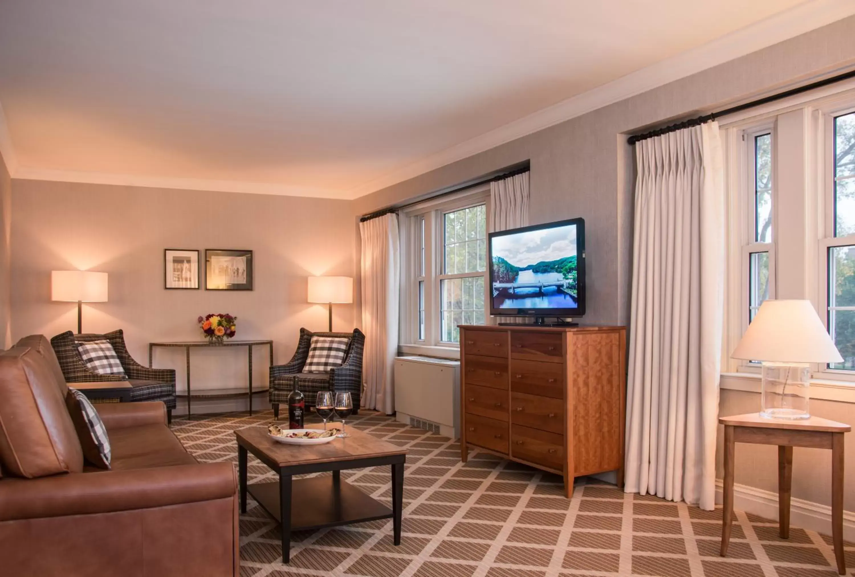 Living room, Seating Area in Hanover Inn Dartmouth