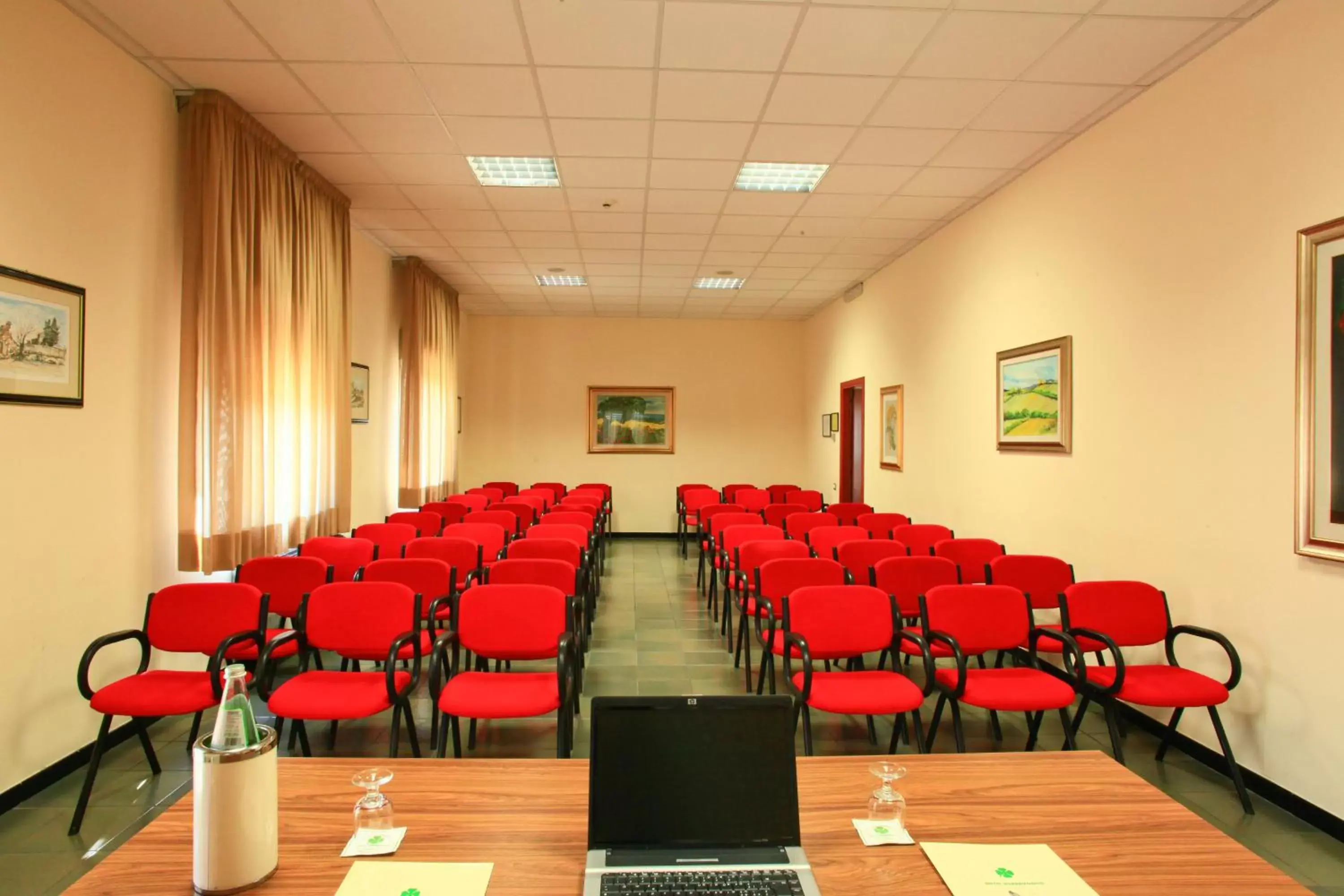 Business facilities in Hotel Quadrifoglio