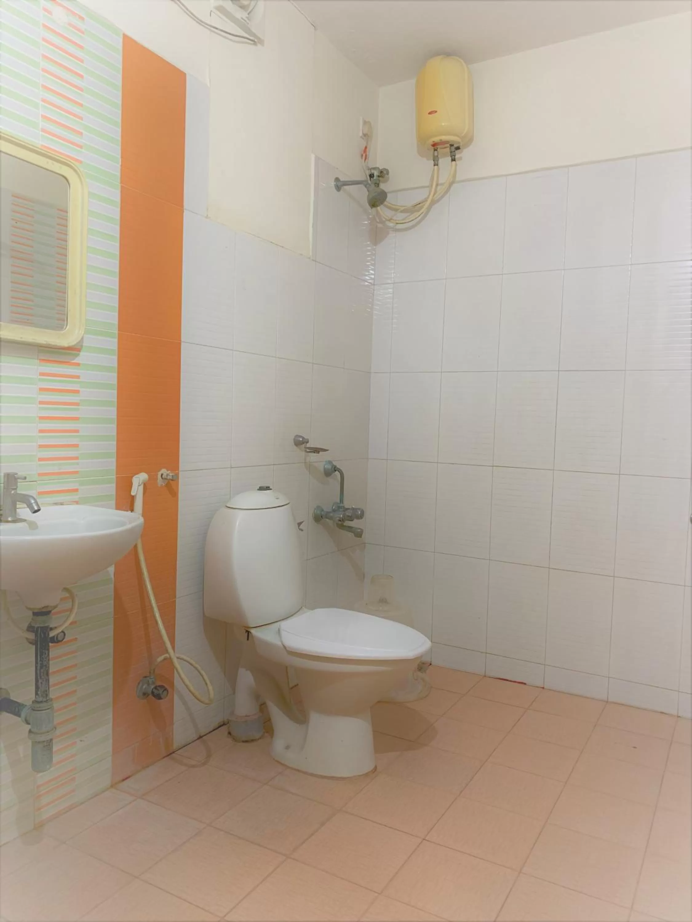 Bathroom in Hotel Half Moon Chennai