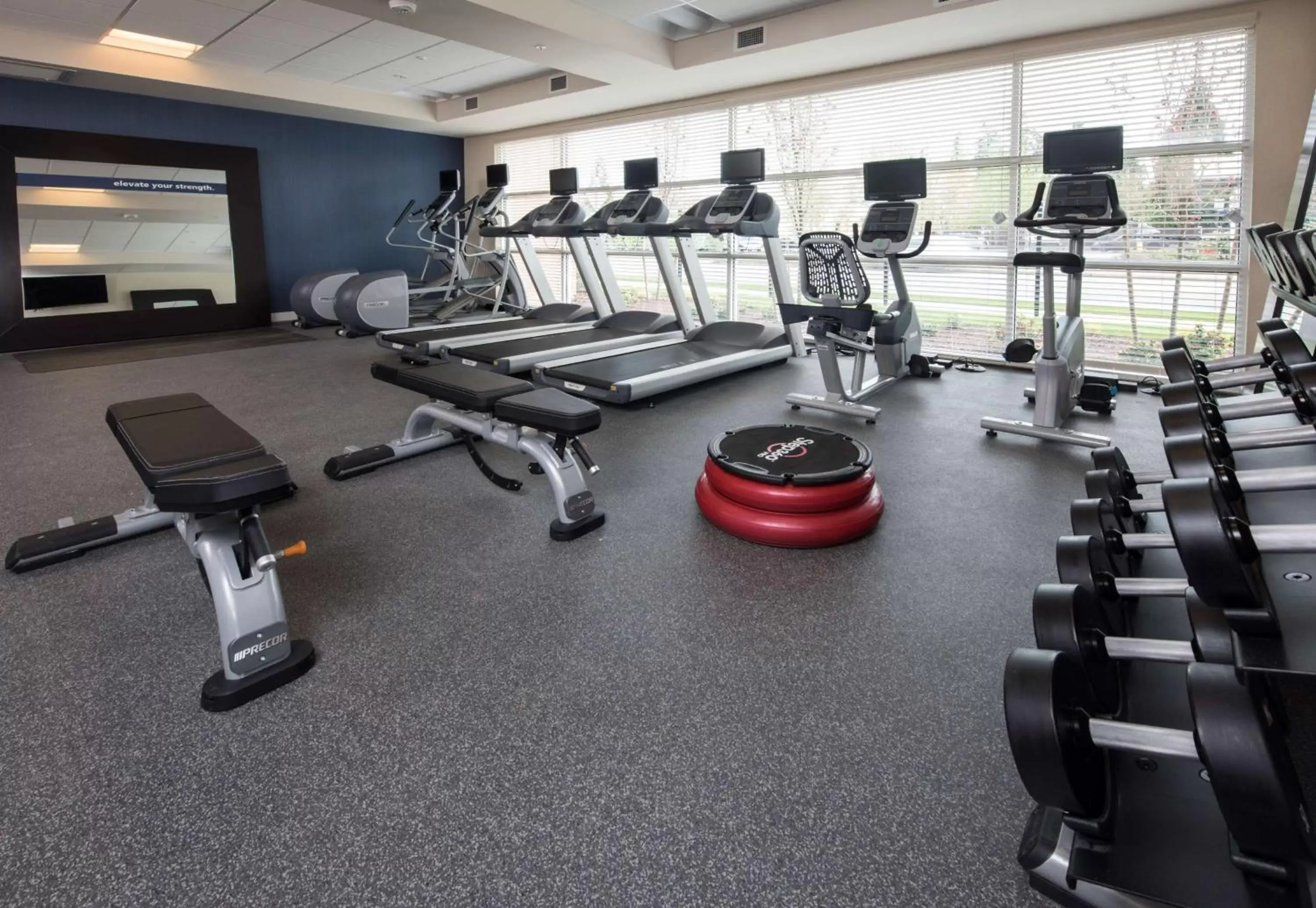 Fitness centre/facilities, Fitness Center/Facilities in Hampton Inn & Suites Seattle/Redmond Wa