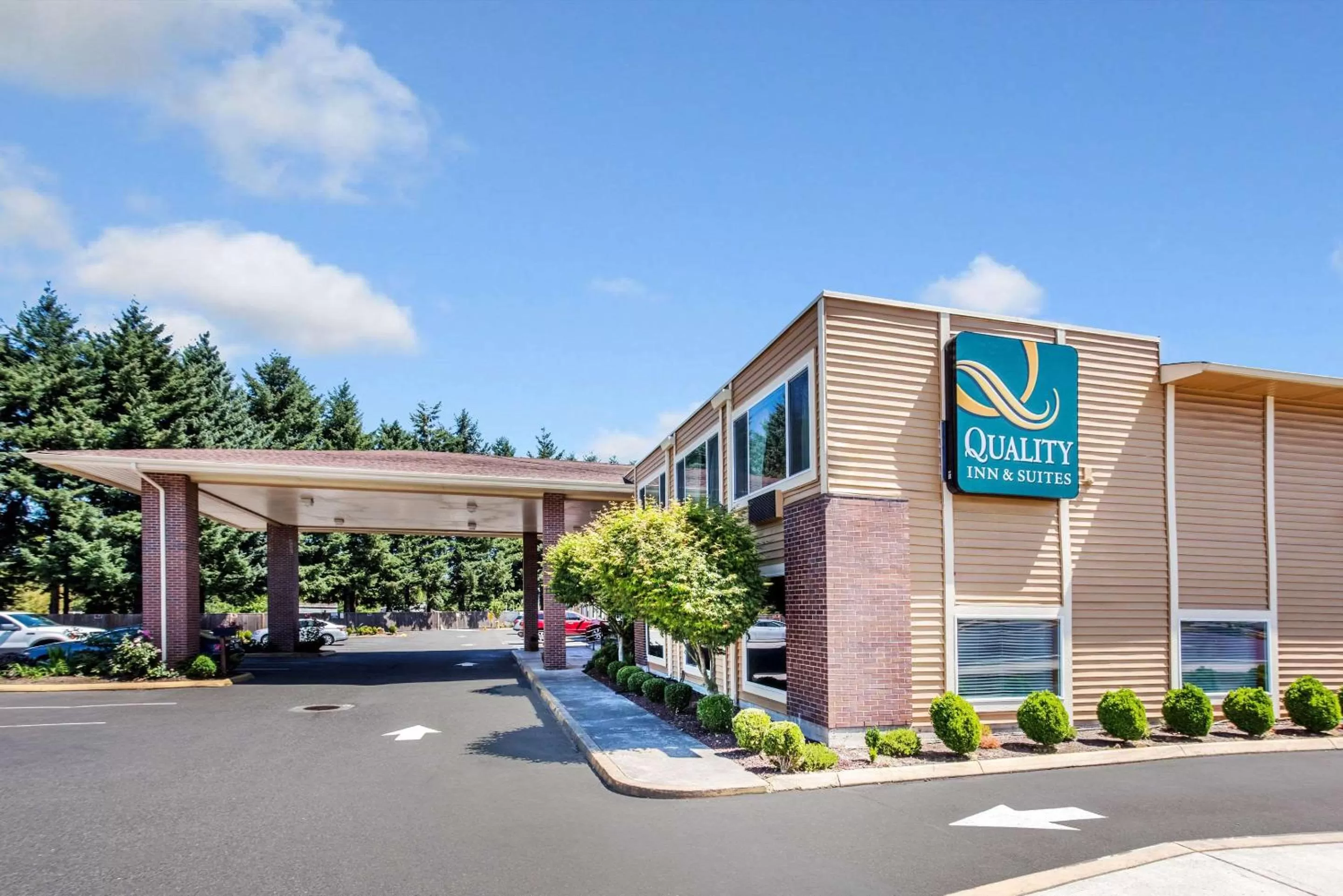Property building in Quality Inn & Suites Vancouver North