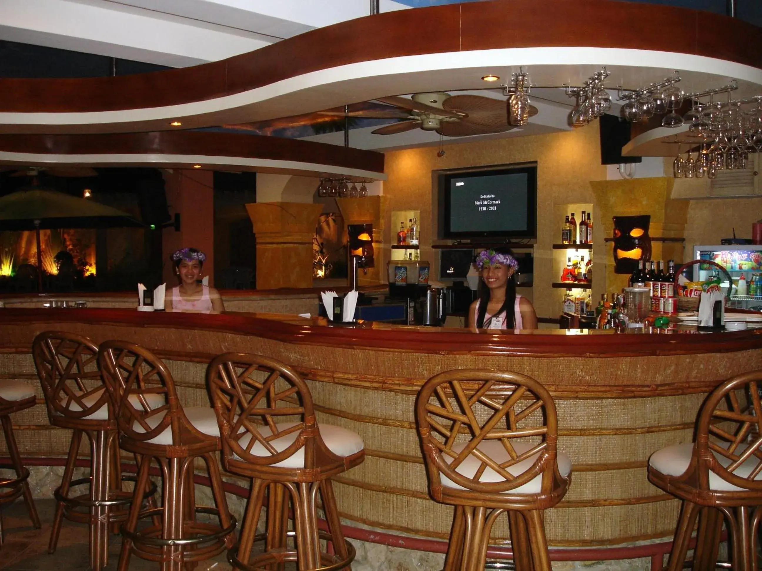 Restaurant/places to eat in Pacific Breeze Hotel and Resort Restaurant/places to eat in Pacific Breeze Hotel and Resort