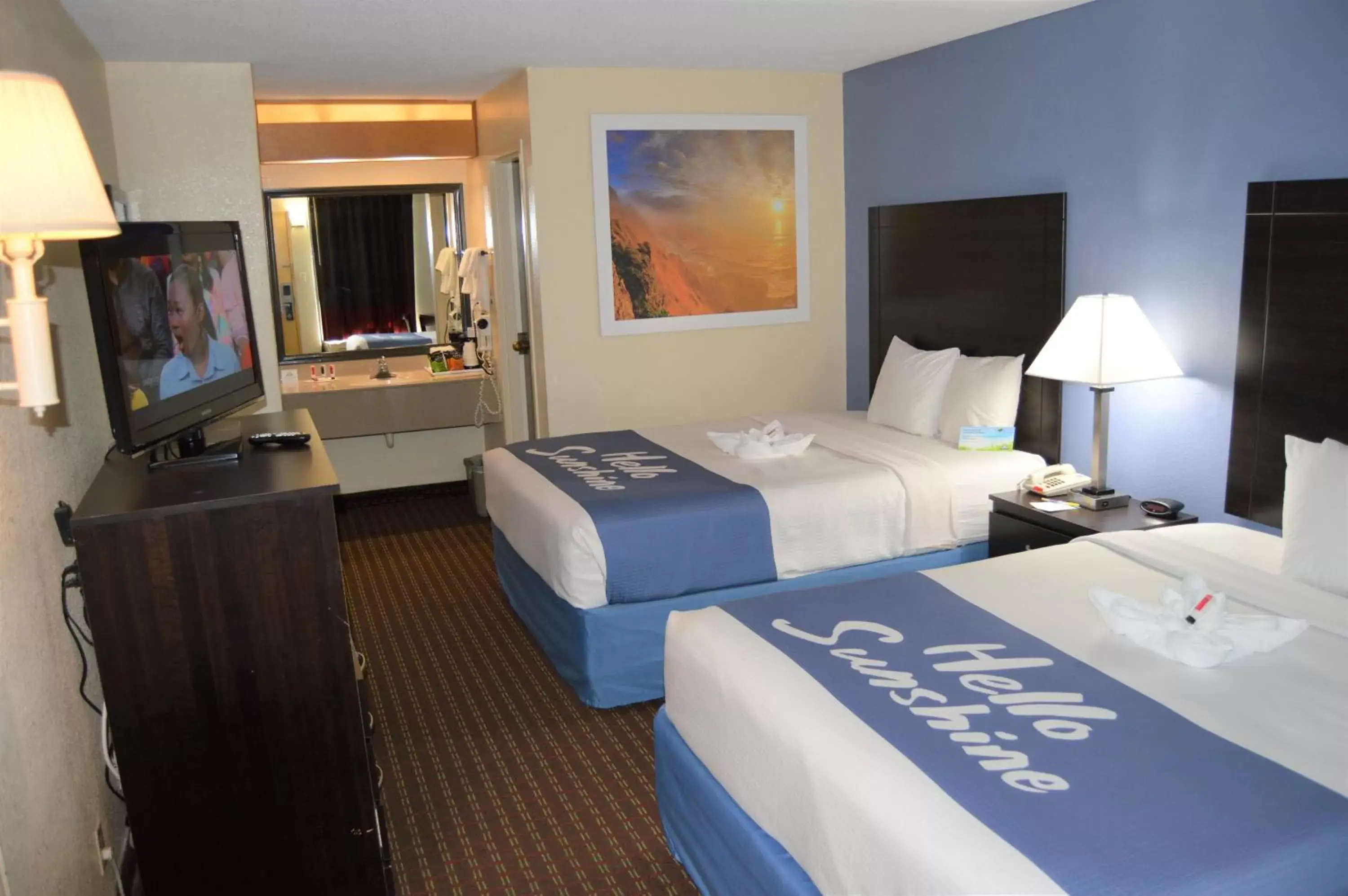 Photo of the whole room, Bed in Days Inn by Wyndham Easley West Of Greenville/Clemson Area