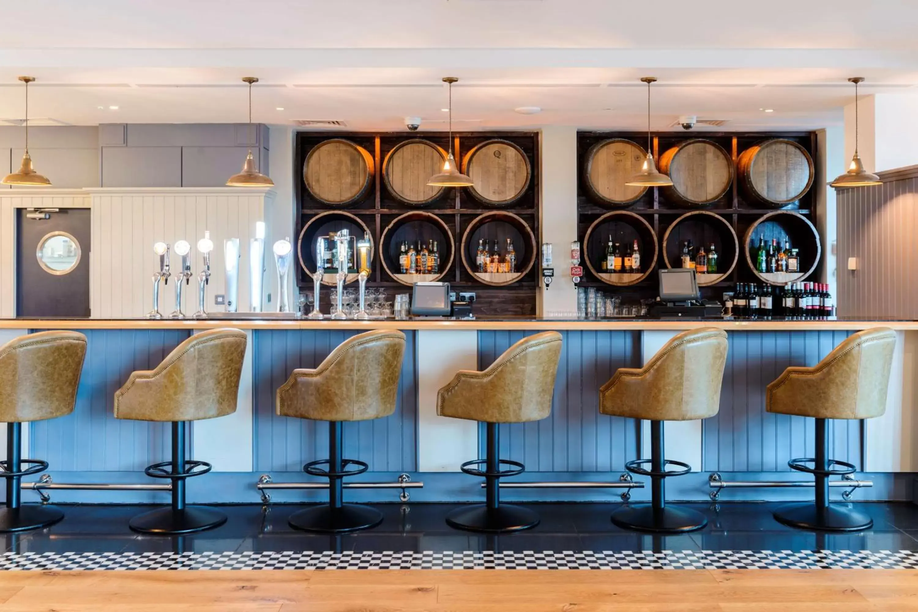 Lounge or bar in Radisson Blu Hotel, Athlone