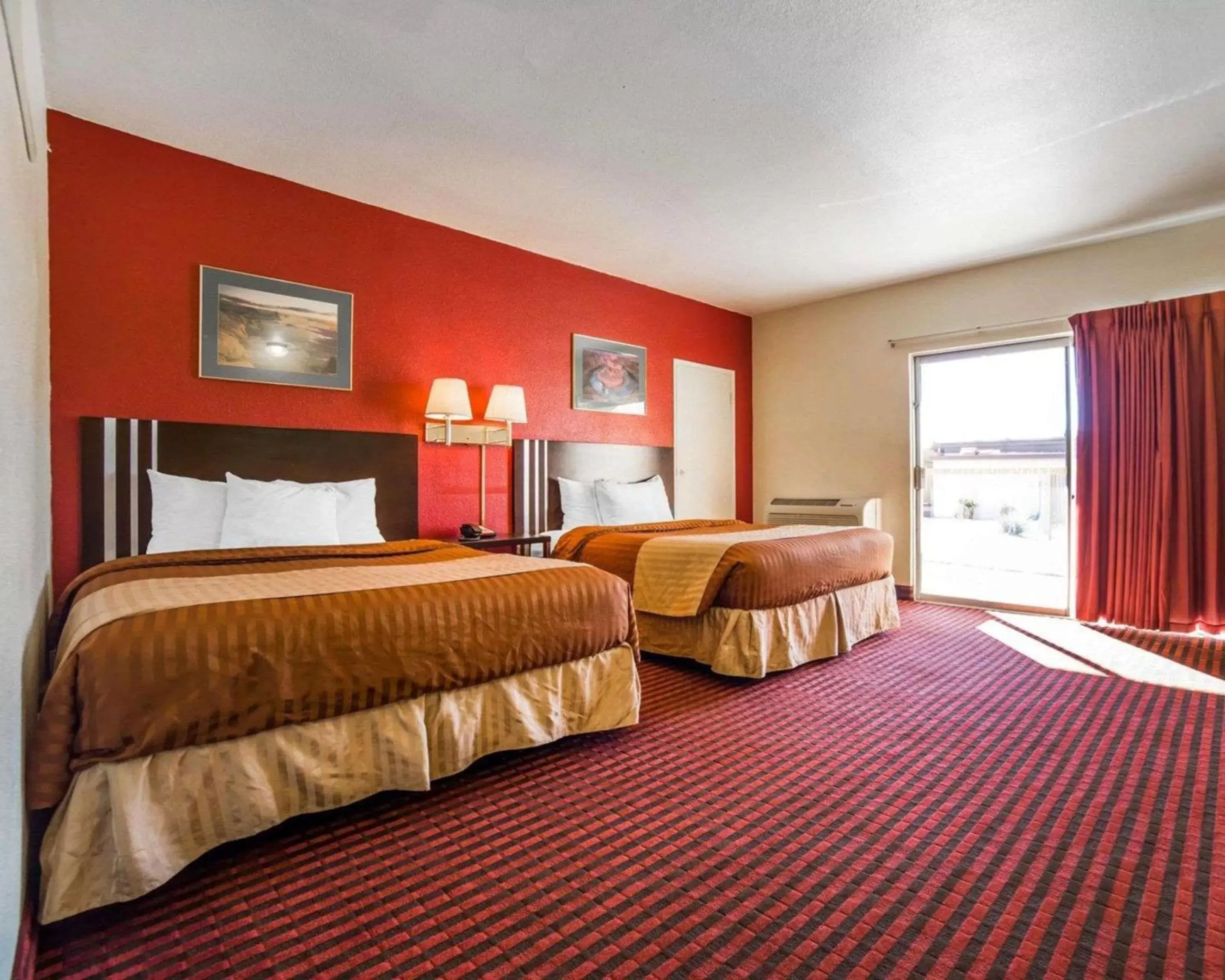 Photo of the whole room, Bed in Rodeway Inn at Lake Powell Photo of the whole room, Bed in Rodeway Inn at Lake Powell