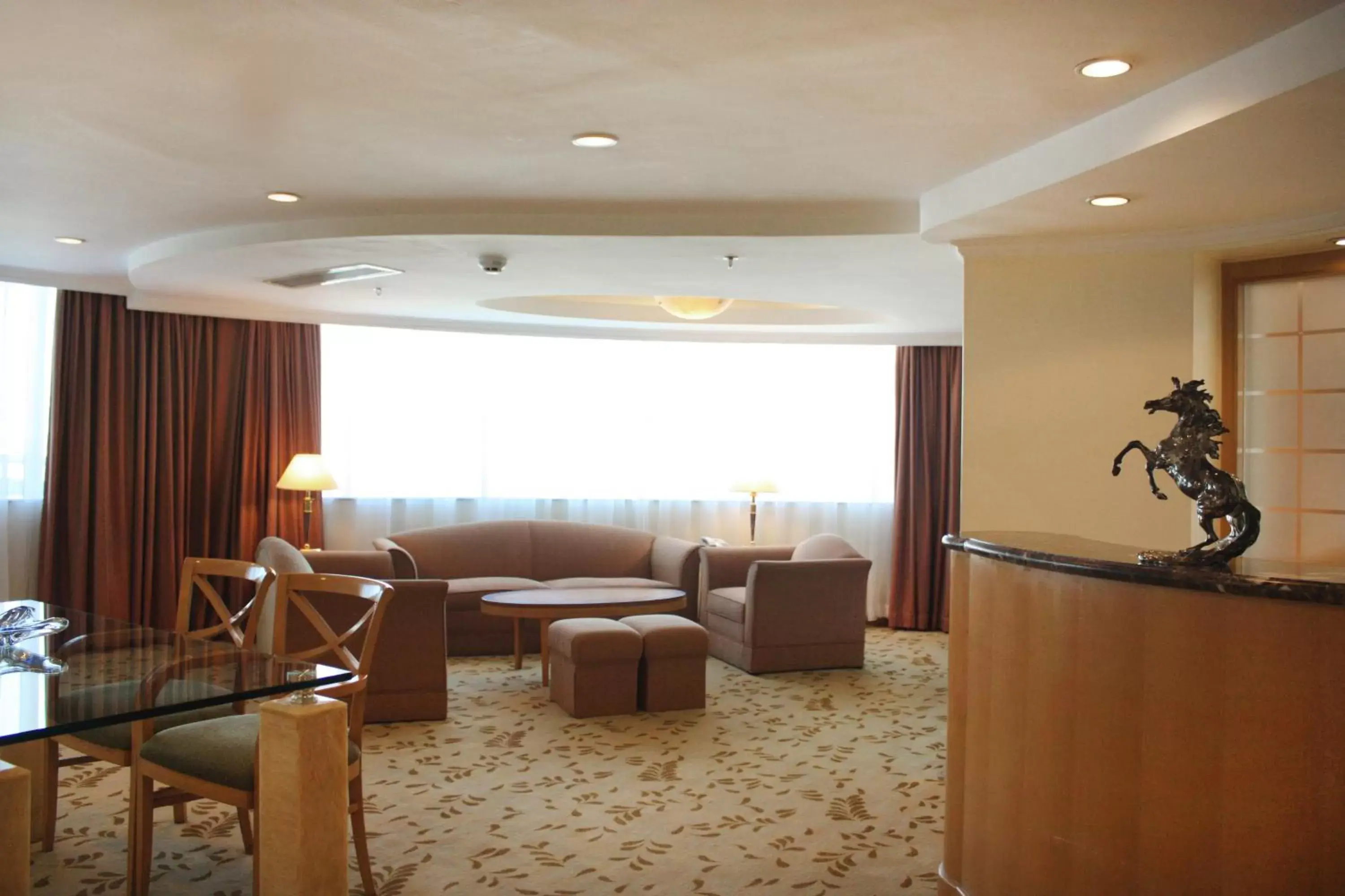 Photo of the whole room, Lobby/Reception in Holiday Inn Beijing Chang An West, an IHG Hotel