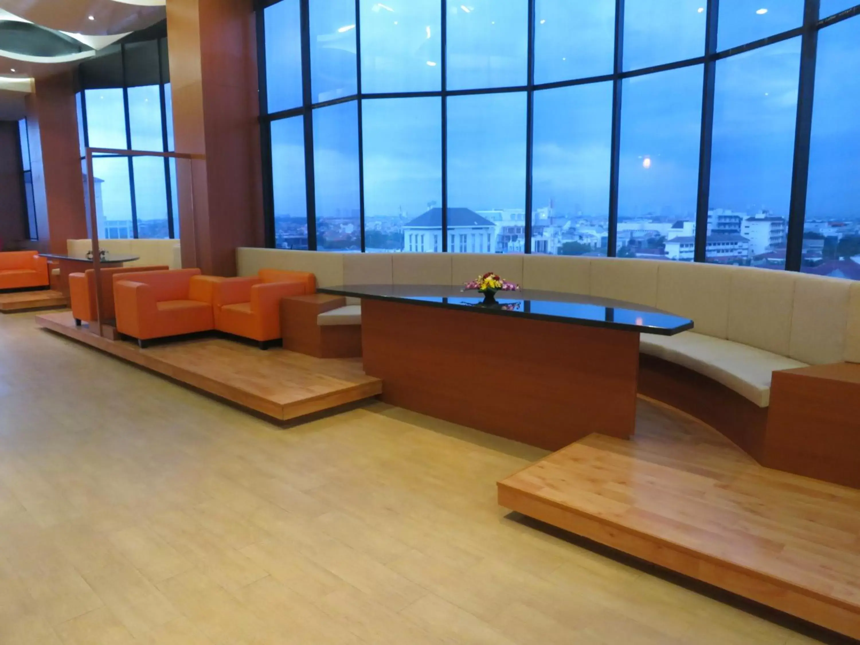Lobby or reception, Seating Area in favehotel MEX Tunjungan Surabaya
